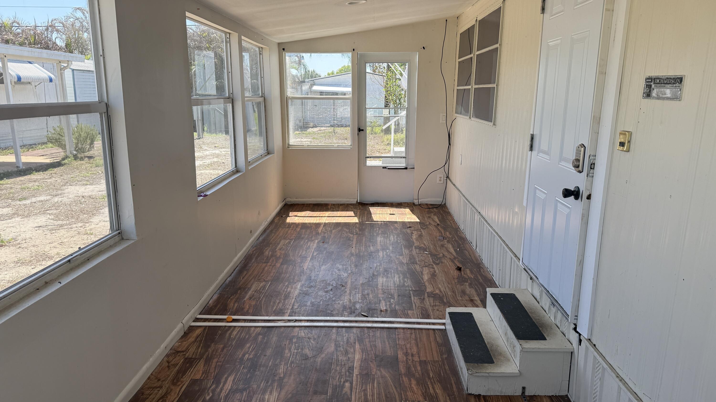 RIDGEWAY - Residential