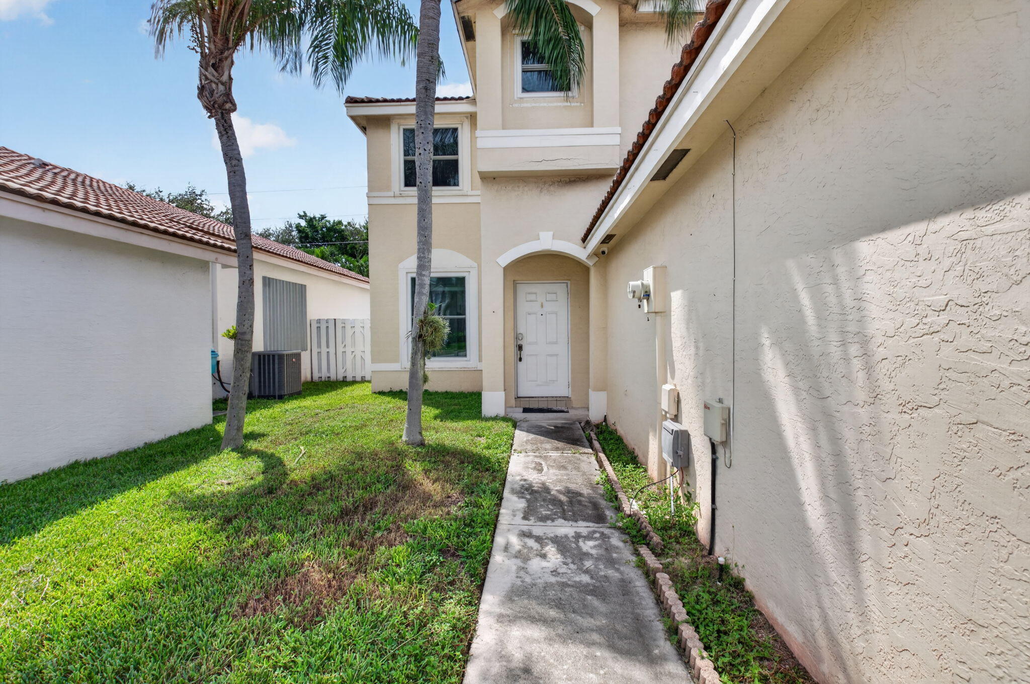 7001 Chesapeake Circle, Boynton Beach, FL, 33436/$565,000 4 7001 Chesapeake Circle