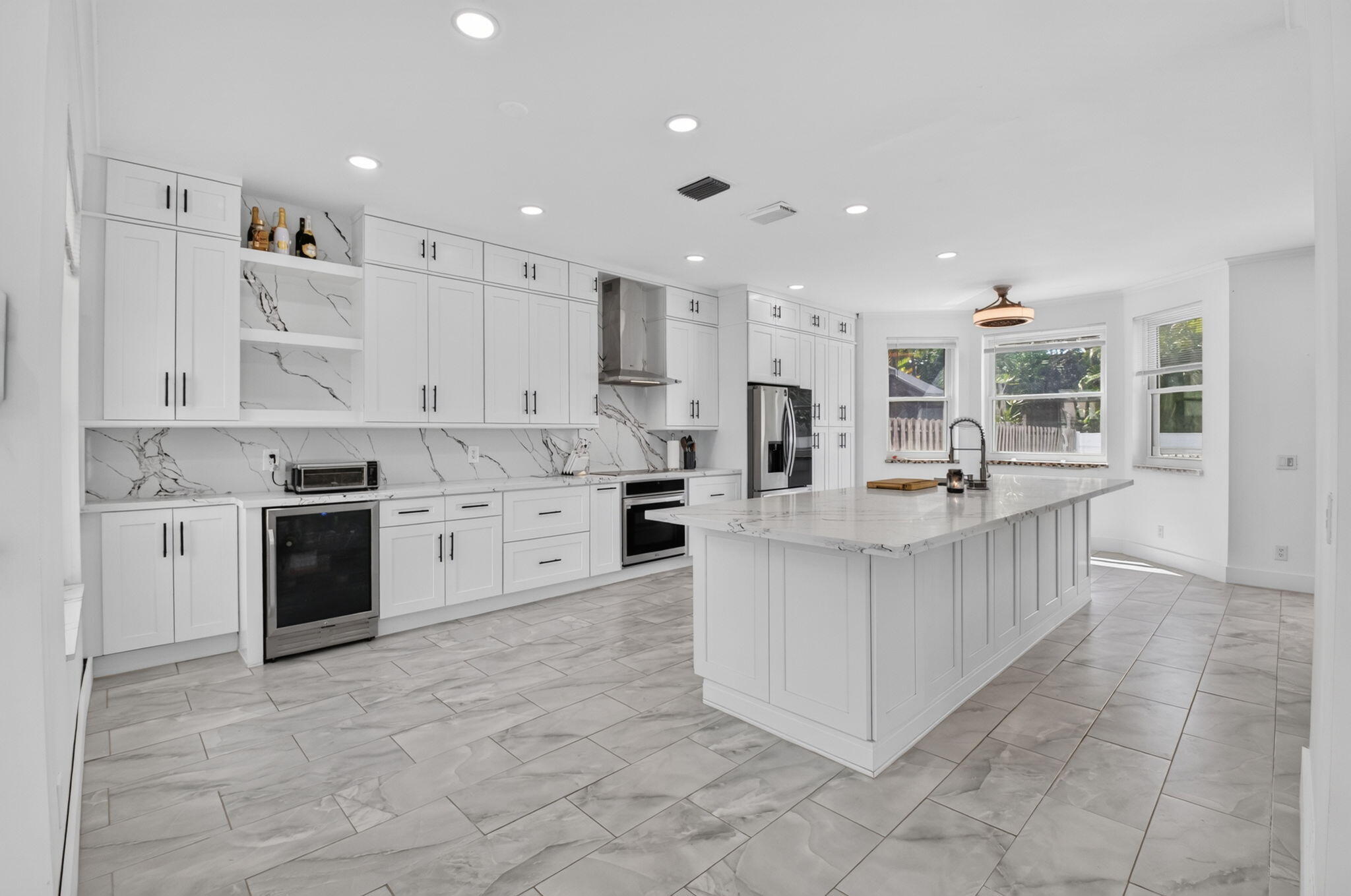 7001 Chesapeake Circle, Boynton Beach, FL, 33436/$565,000 1 7001 Chesapeake Circle