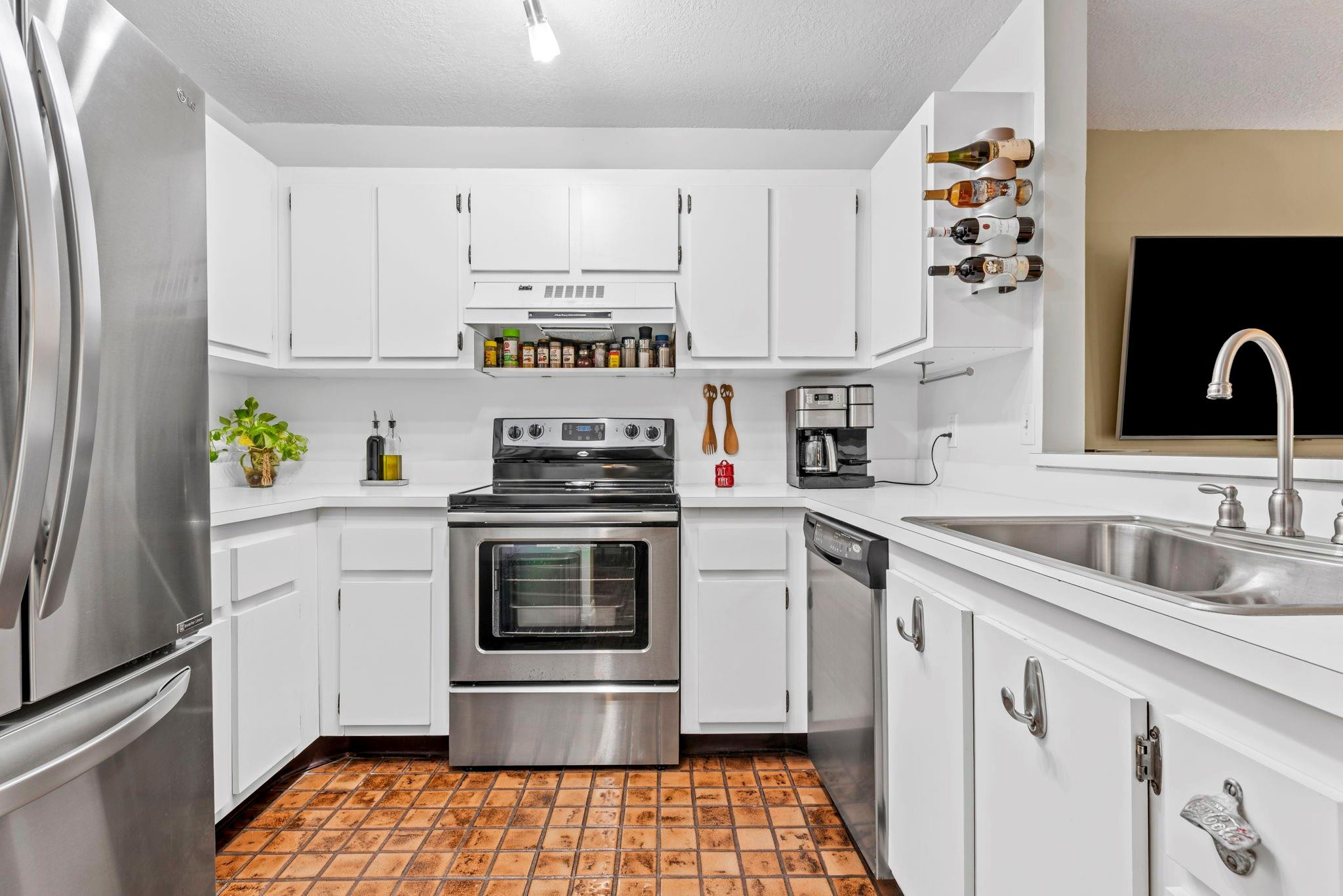 cobble east condo - Residential