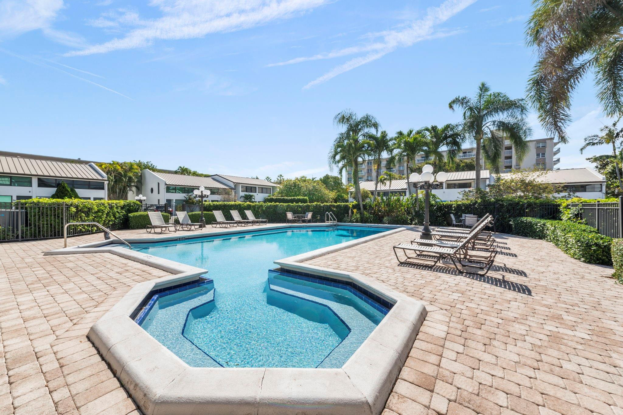 cobble east condo - Residential