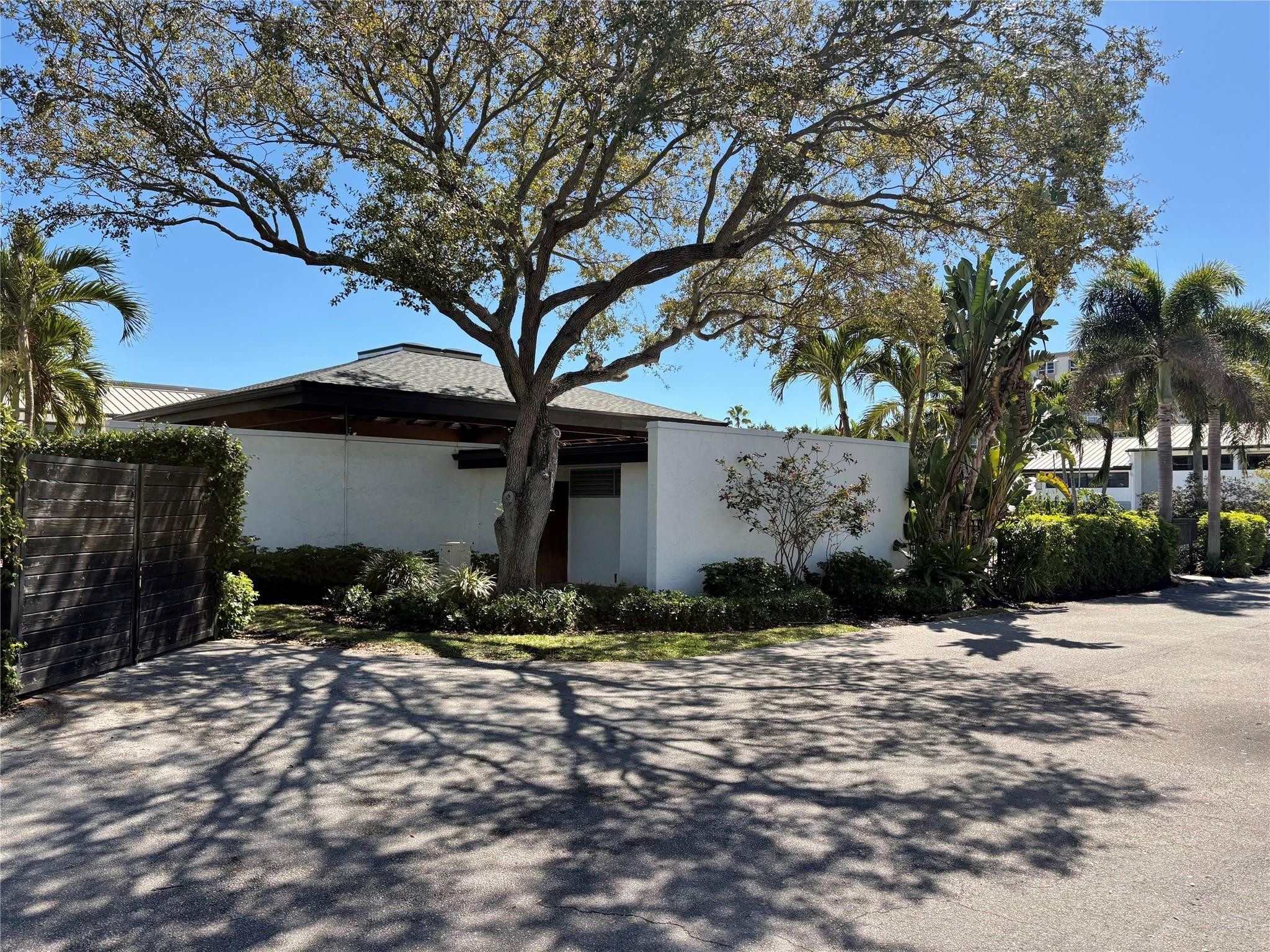 cobble east condo - Residential