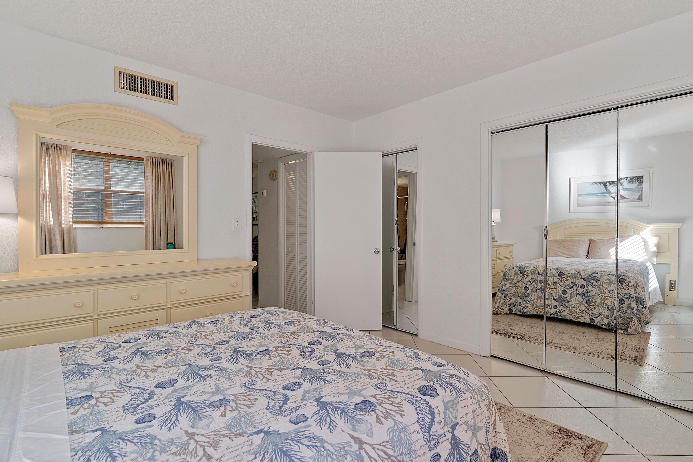 PALM BEACH WHITEHOUSE - Residential Lease