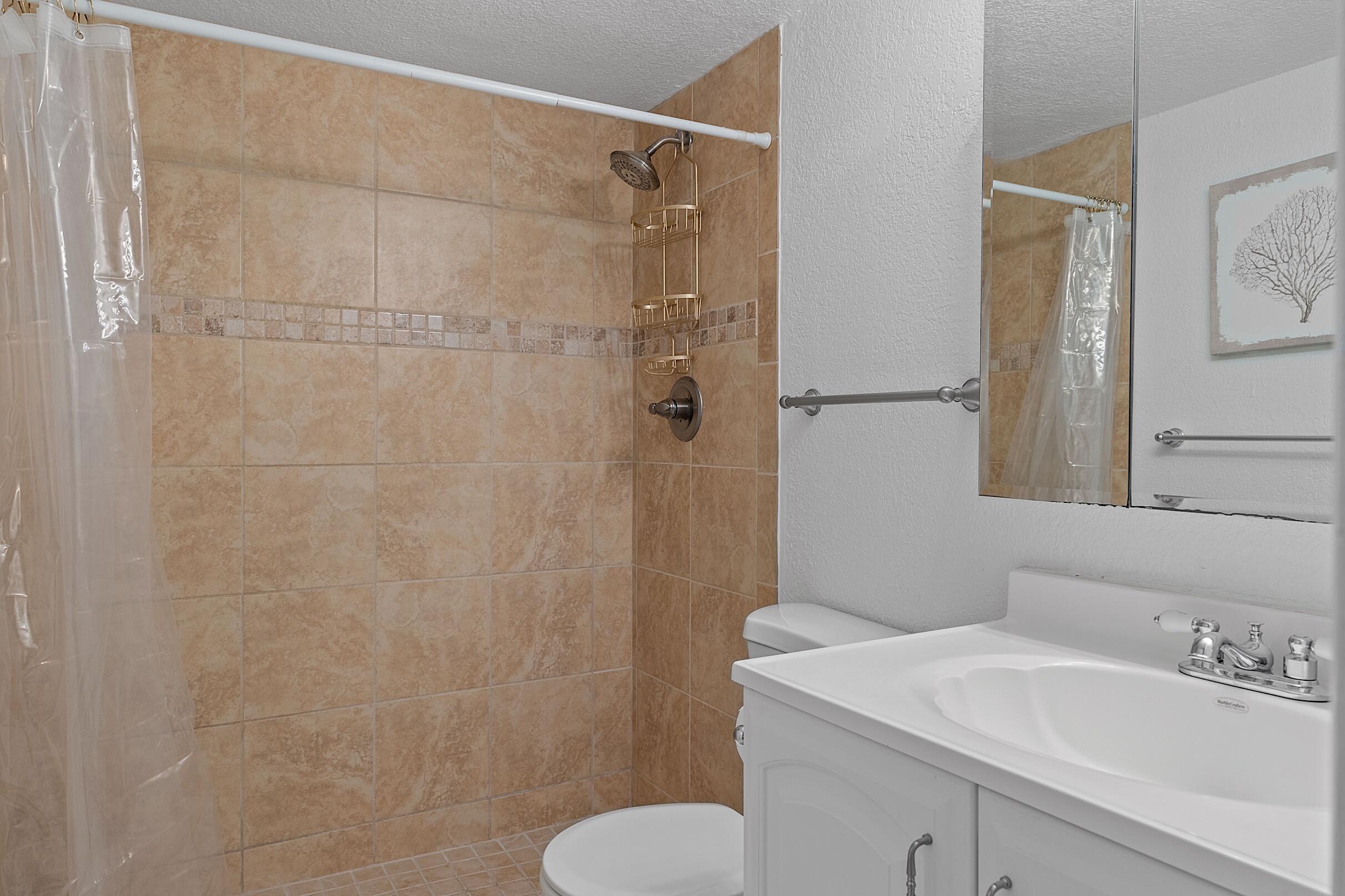 PALM BEACH WHITEHOUSE - Residential Lease