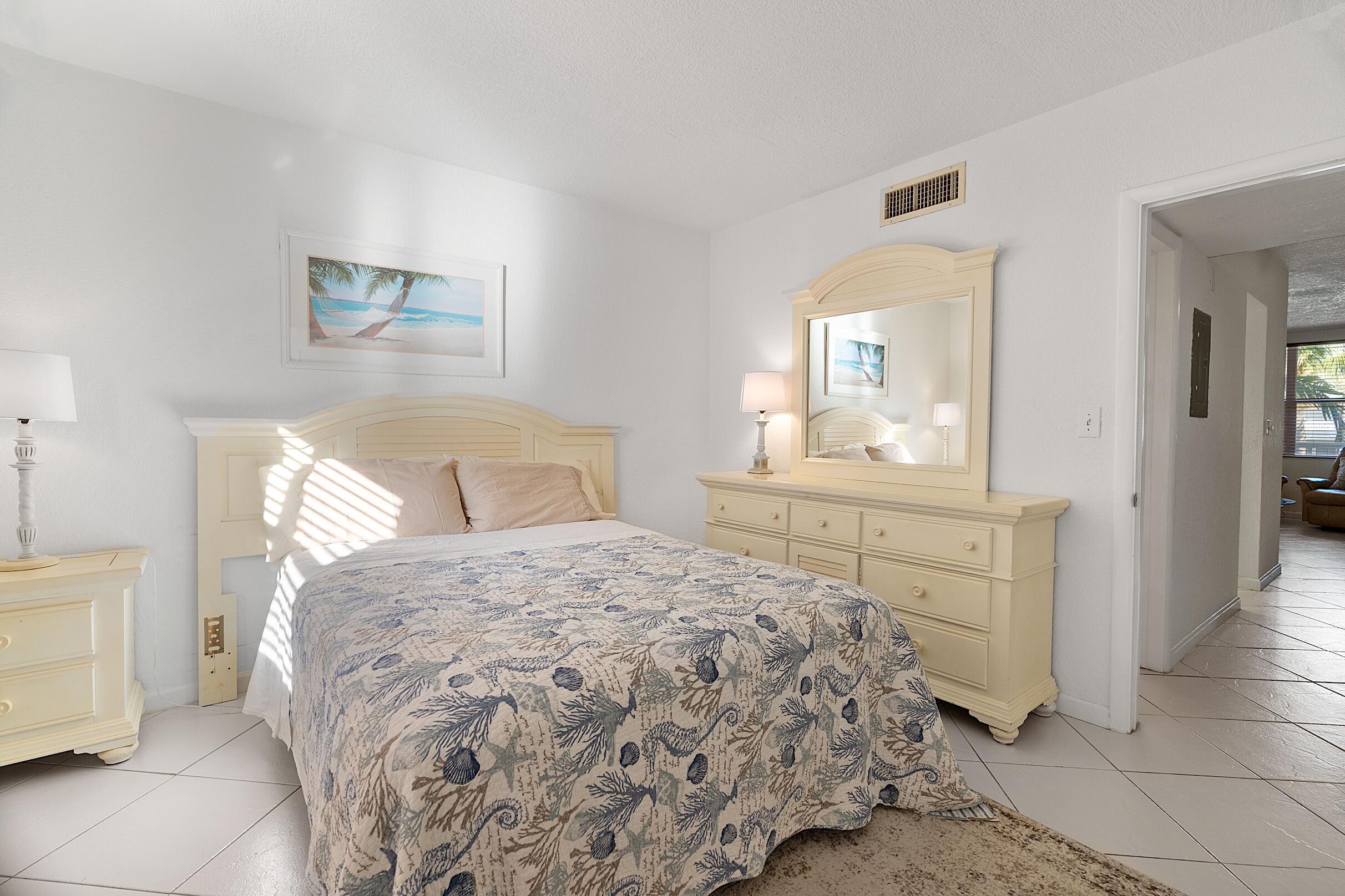 PALM BEACH WHITEHOUSE - Residential Lease