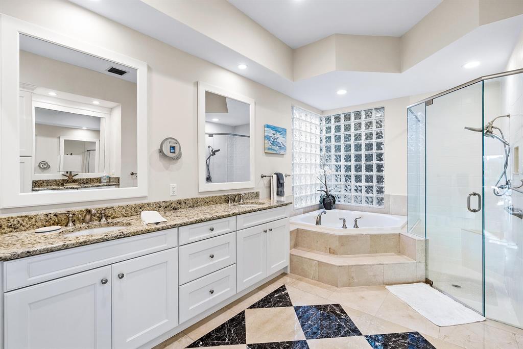 ADMIRALS COVE - Residential