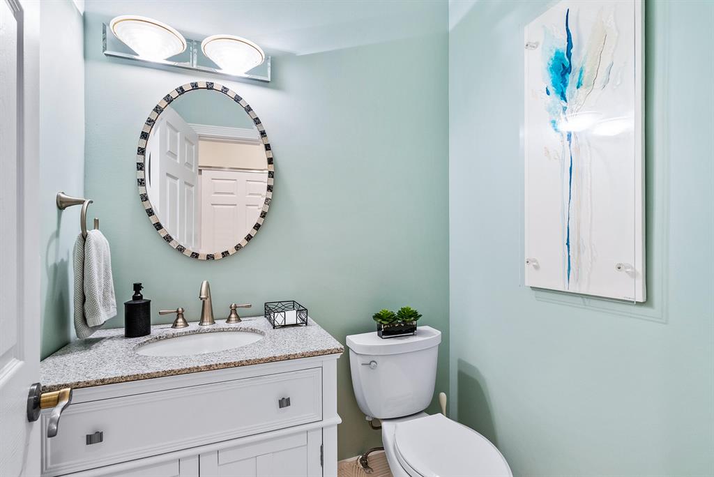 ADMIRALS COVE - Residential