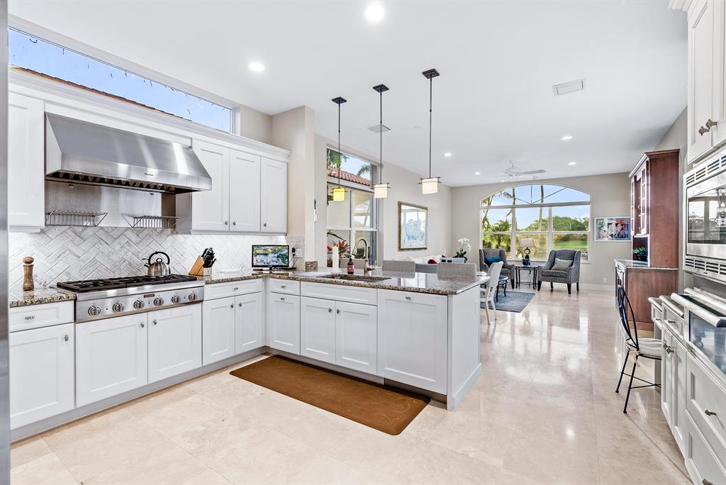 ADMIRALS COVE - Residential