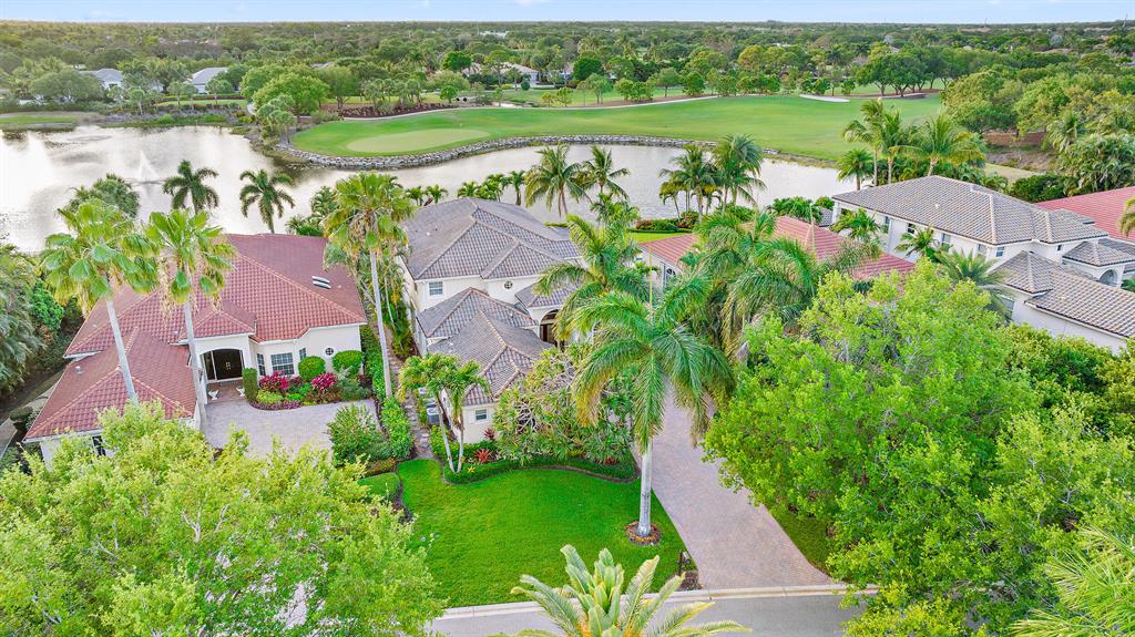 ADMIRALS COVE - Residential