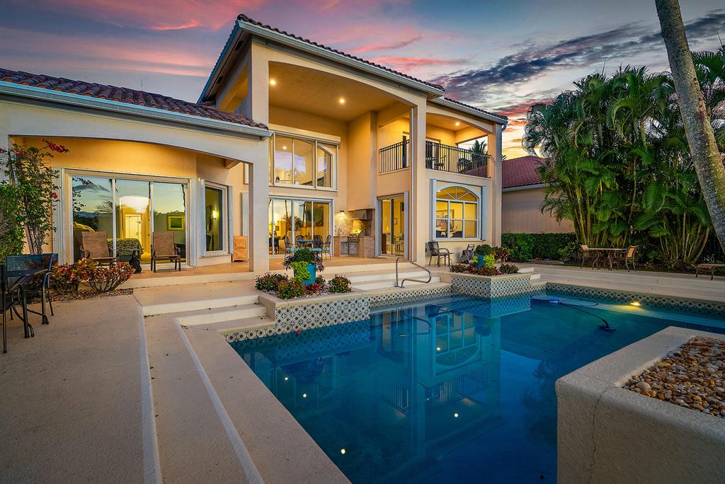 ADMIRALS COVE - Residential