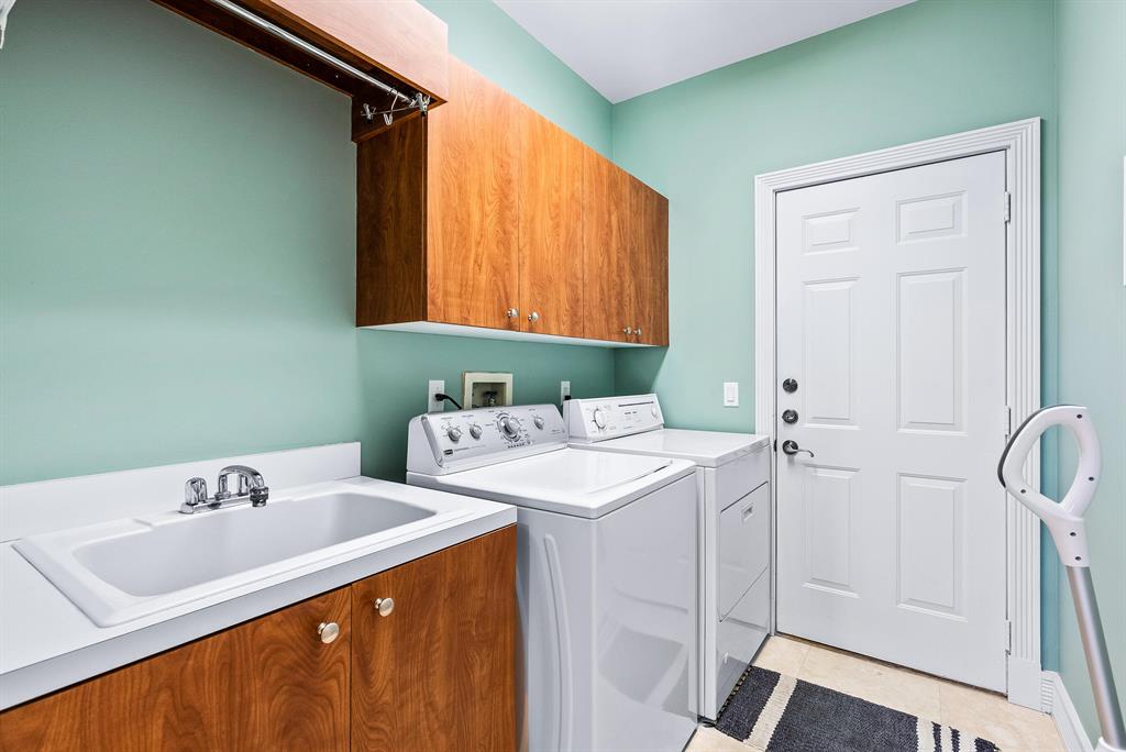 ADMIRALS COVE - Residential