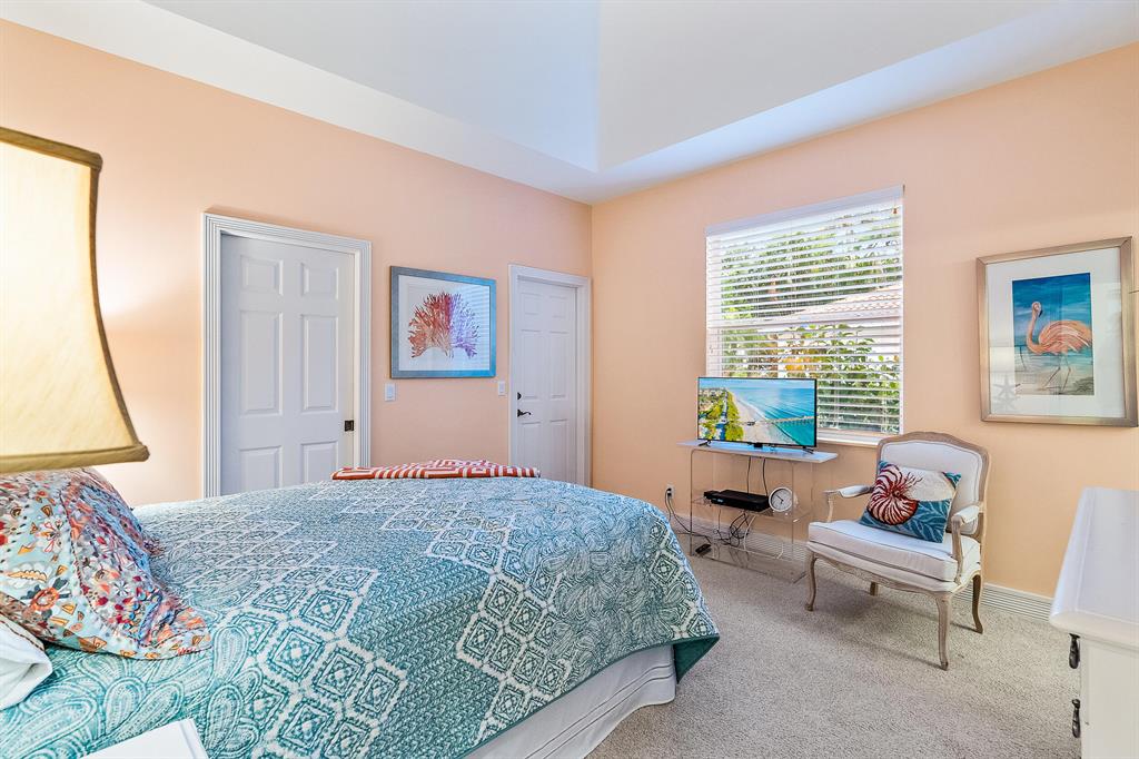 ADMIRALS COVE - Residential