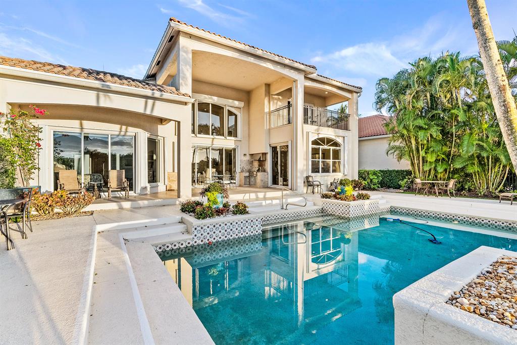 ADMIRALS COVE - Residential