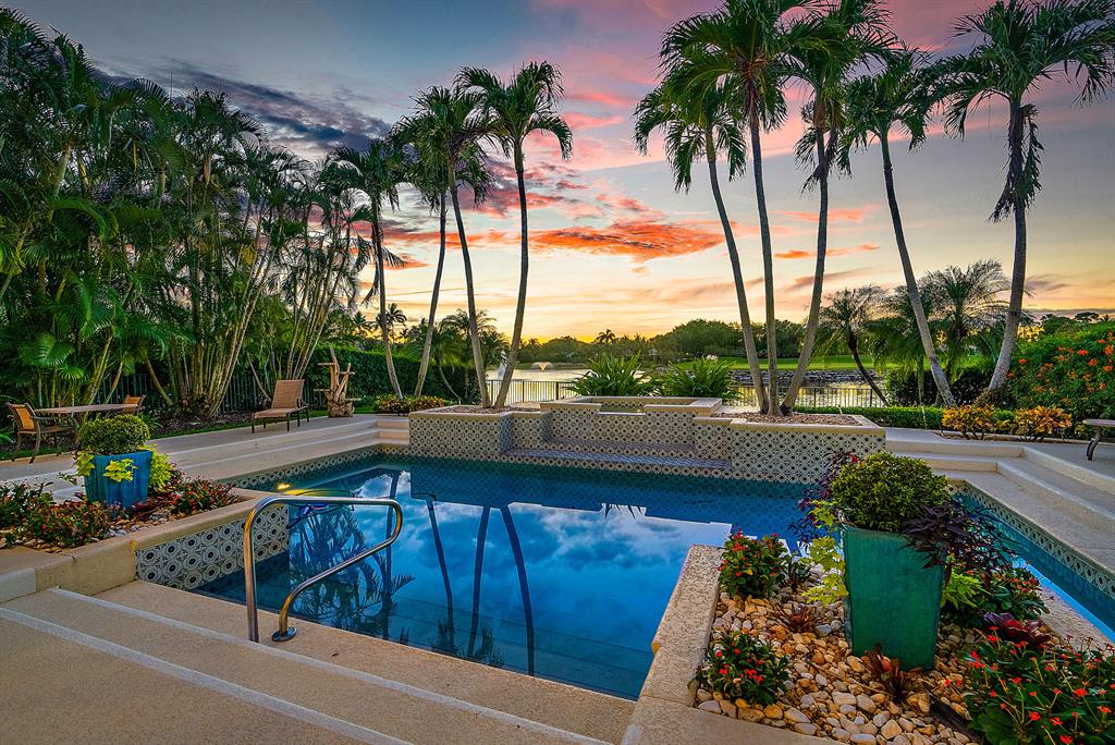 ADMIRALS COVE - Residential