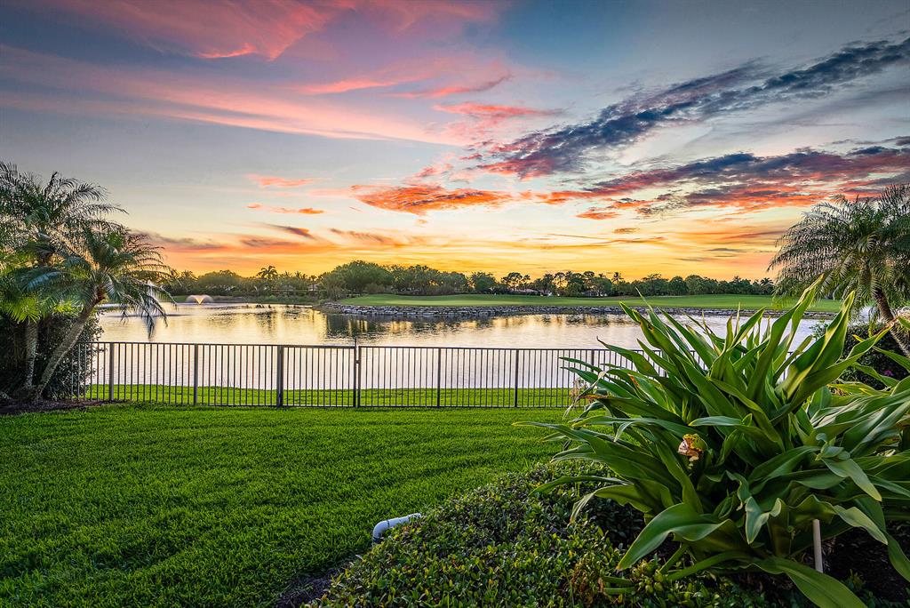 ADMIRALS COVE - Residential