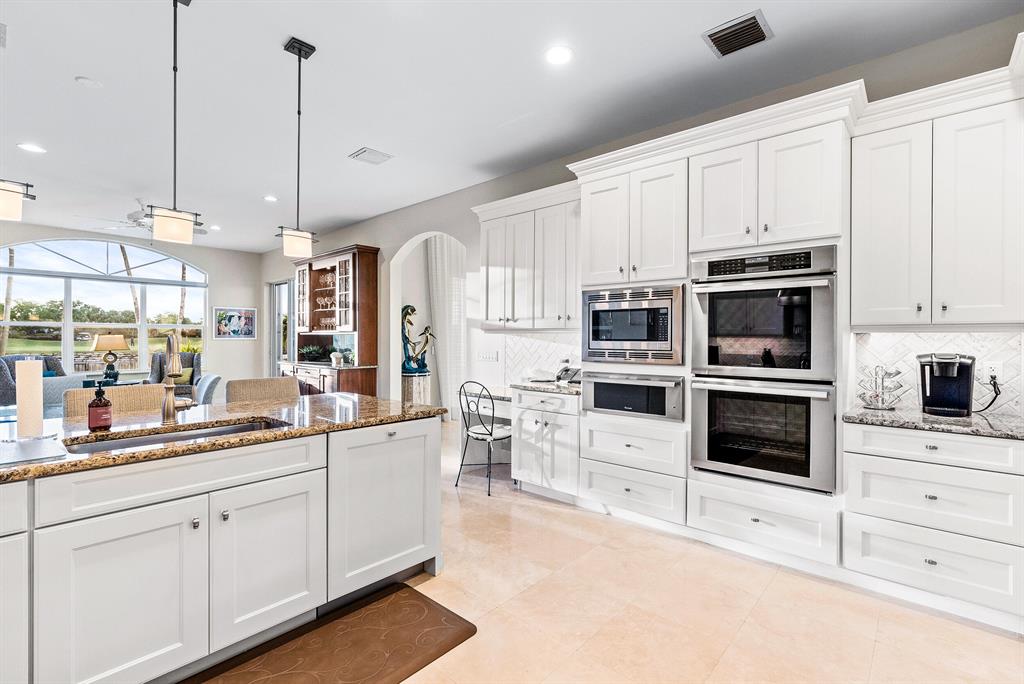 ADMIRALS COVE - Residential