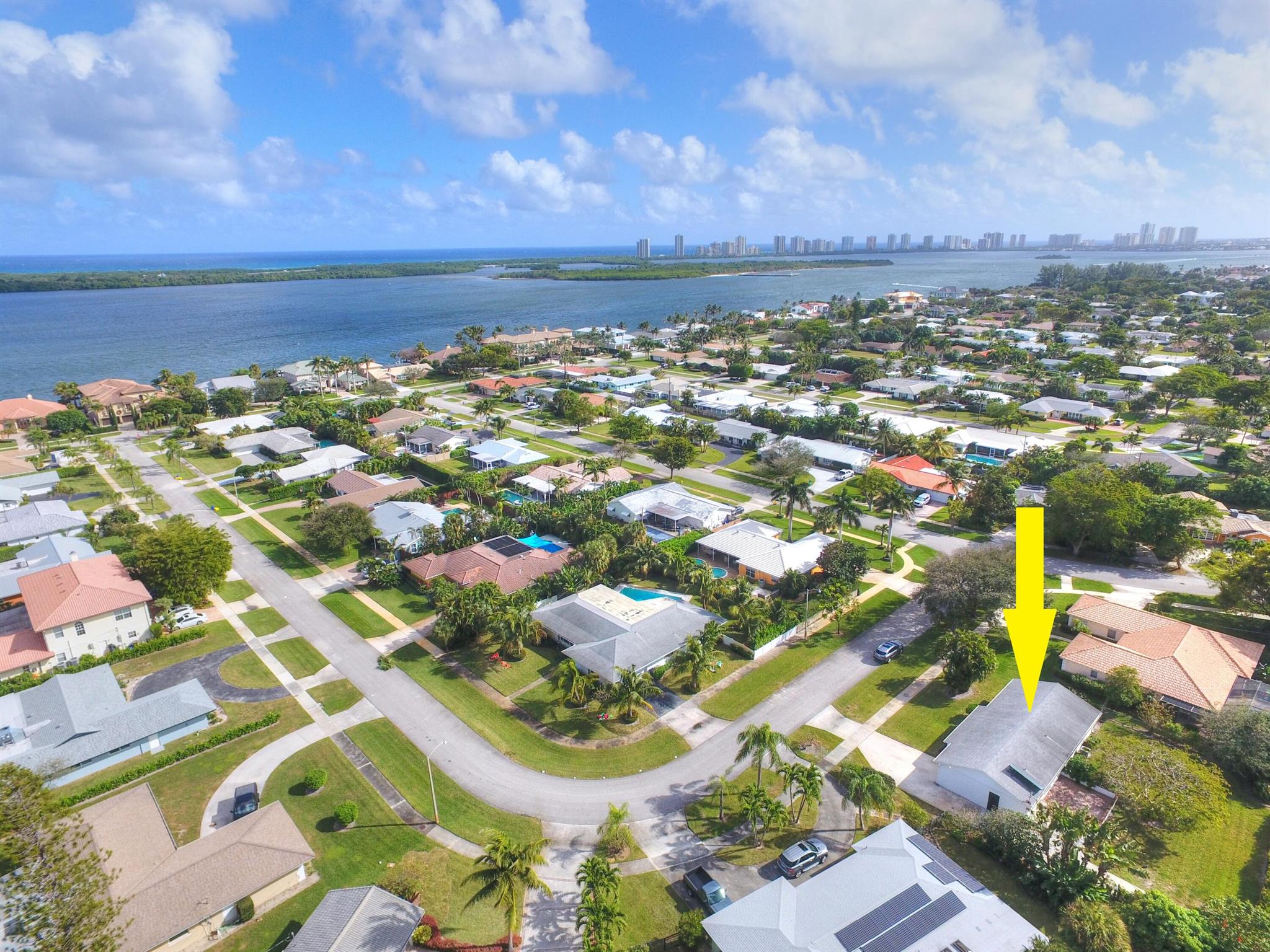 YACHT CLUB - Residential Lease