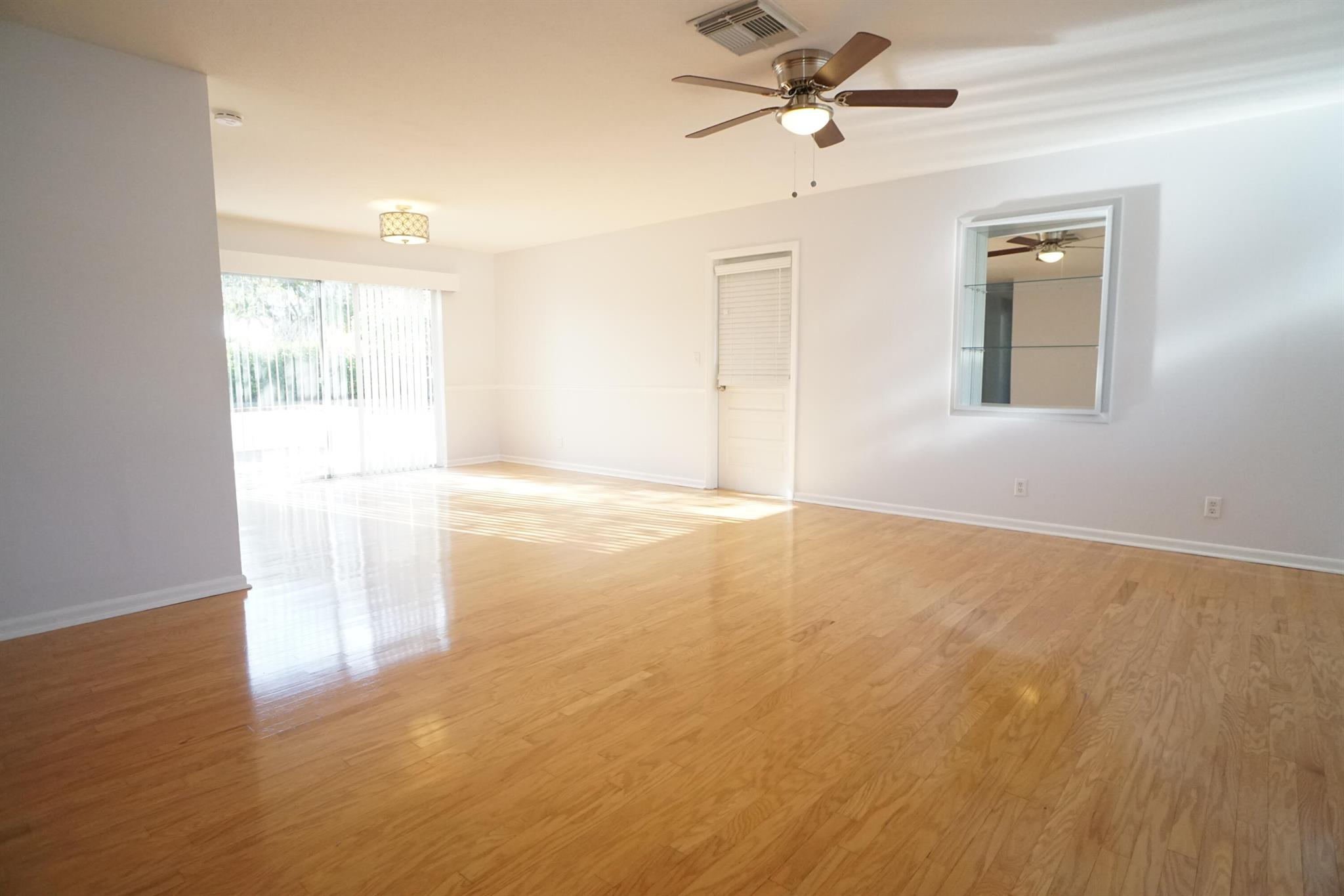 YACHT CLUB - Residential Lease