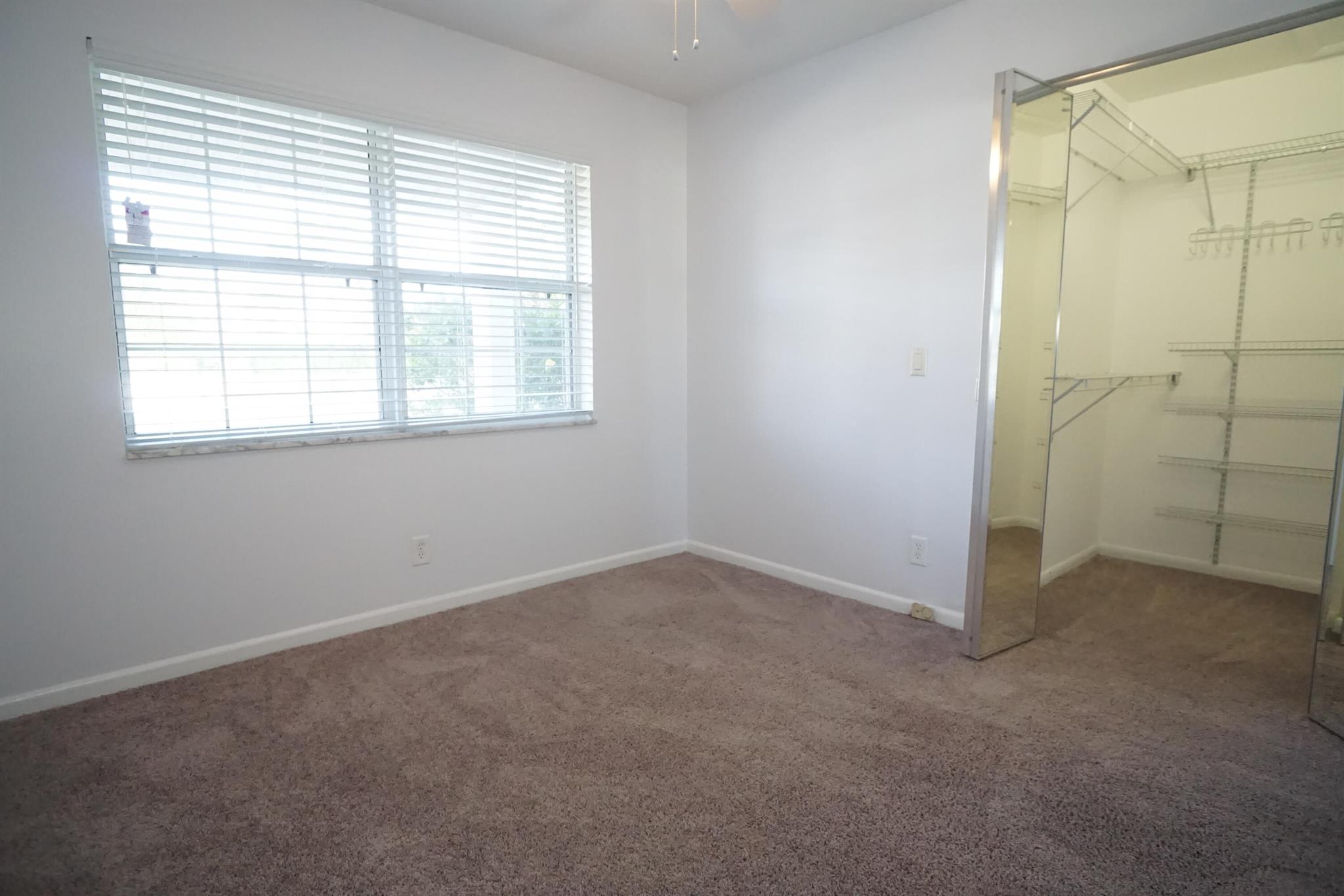 YACHT CLUB - Residential Lease