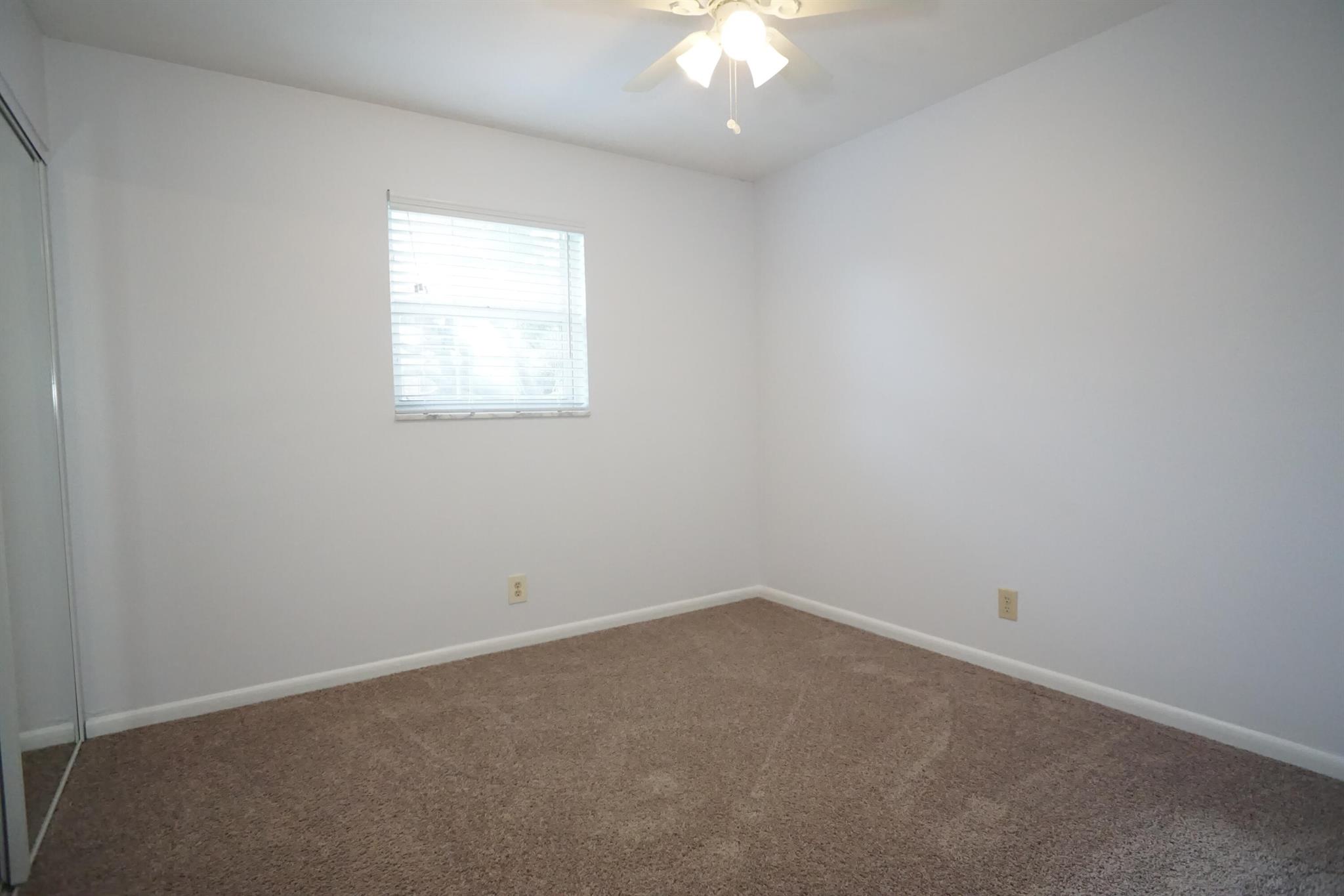 YACHT CLUB - Residential Lease