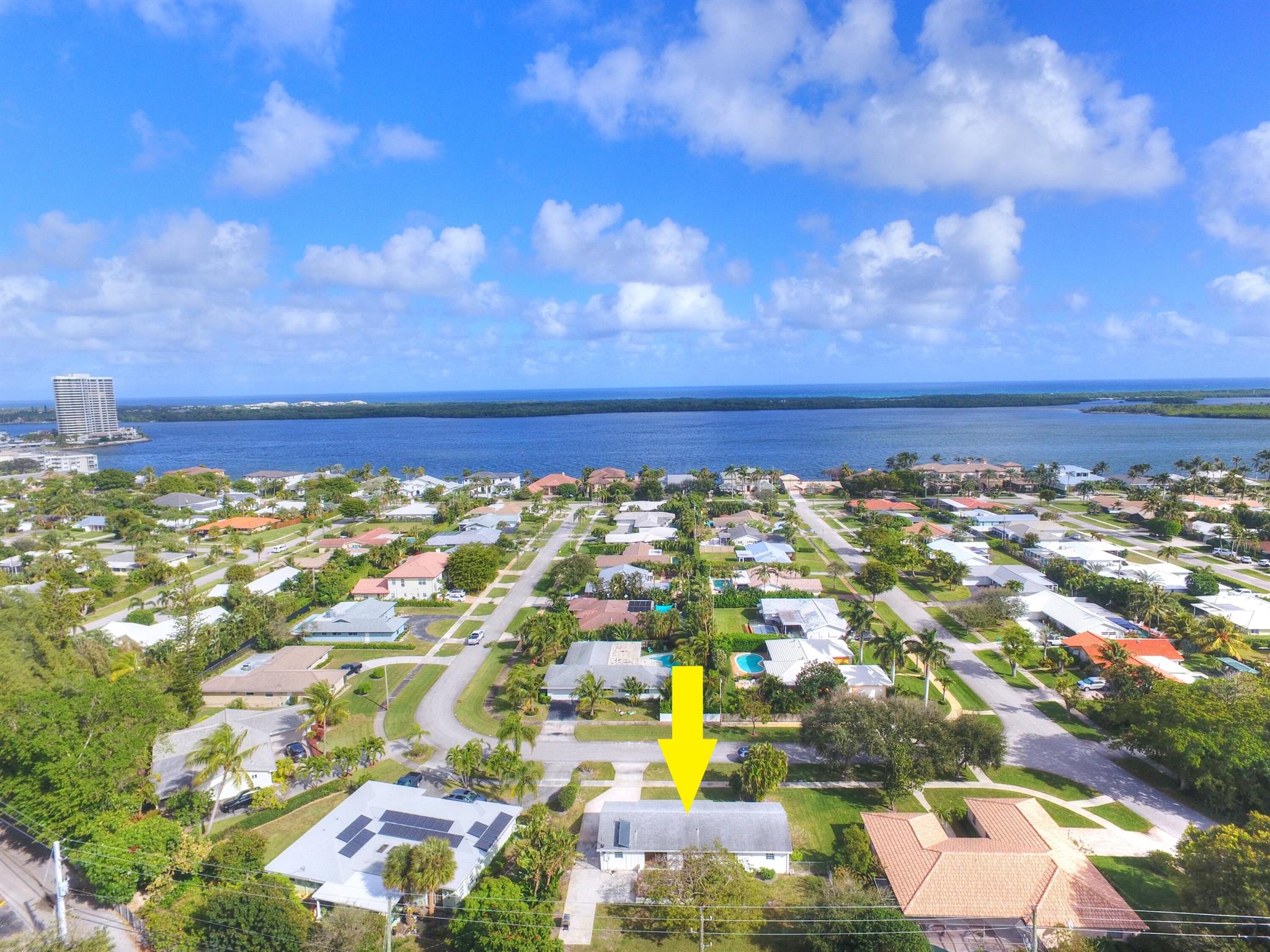 YACHT CLUB - Residential Lease