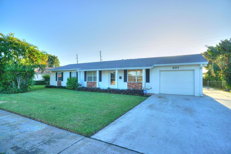 Located east of Hwy US1 in the Village of North Palm Beach and only a short walk to Lakeside Park! This 4 bedroom home features: ocean breezes, an open kitchen with granite countertops, large fenced in backyard, 1 car garage, room for a boat, and more. Landscaping is included in rent. One or two pets will be considered on a case by case basis with a $350 non refundable pet fee. Tenant responsible for all utilities.