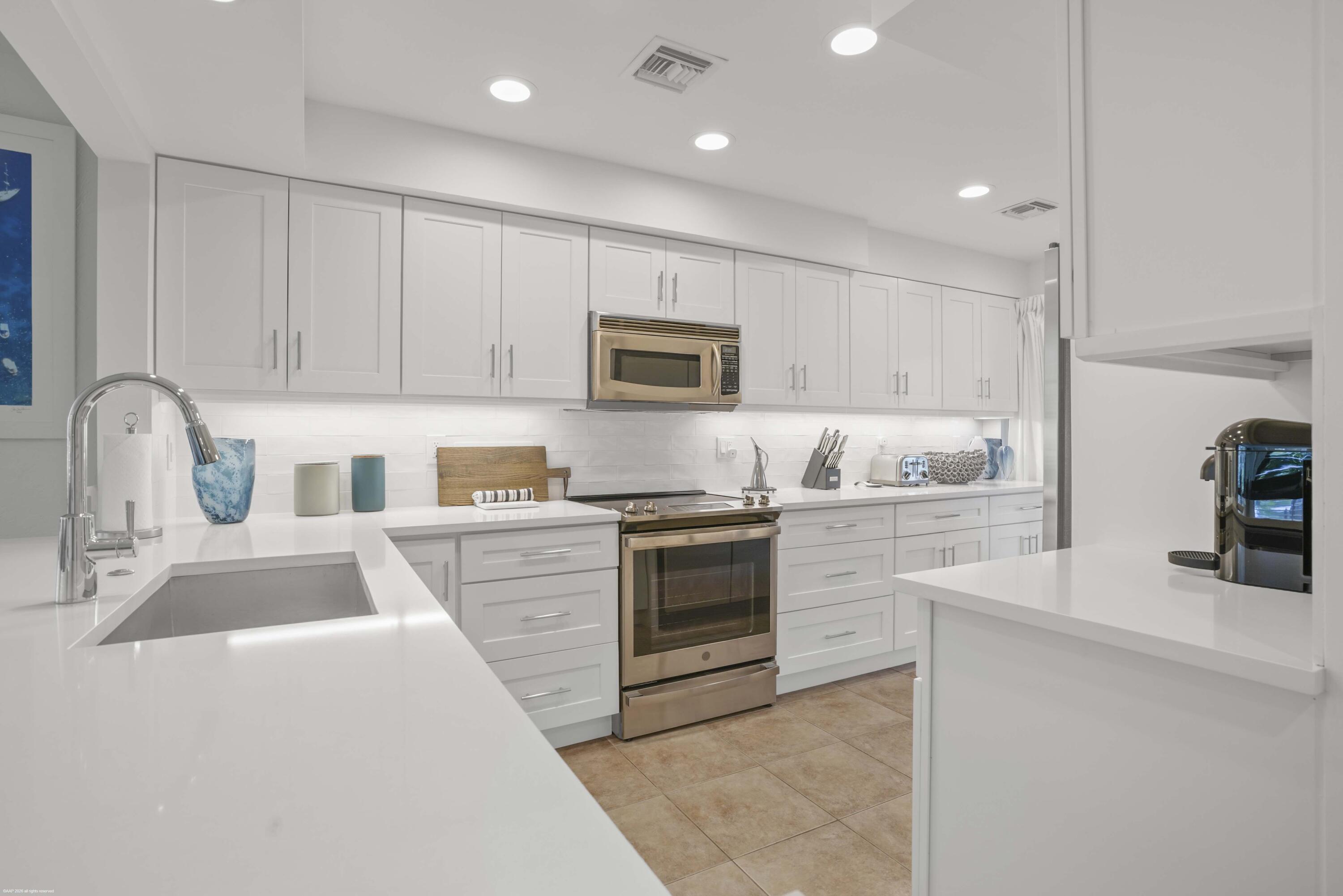 COWDRAY PARK CONDO - Residential