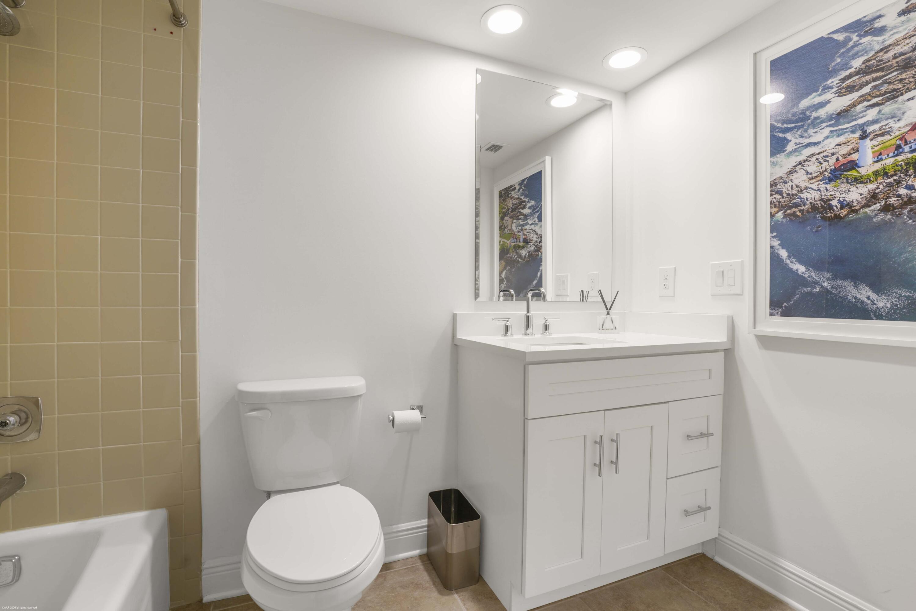 COWDRAY PARK CONDO - Residential