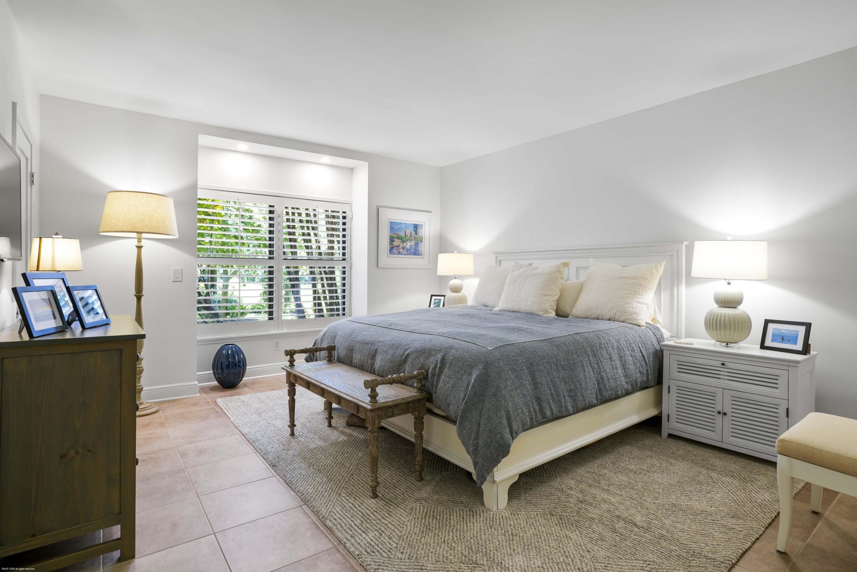 COWDRAY PARK CONDO - Residential