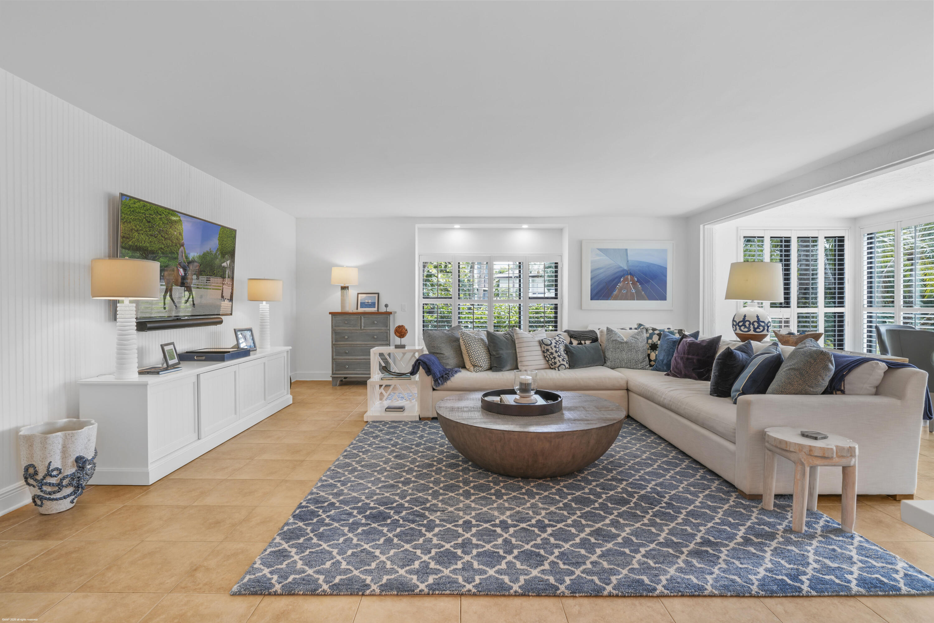 COWDRAY PARK CONDO - Residential