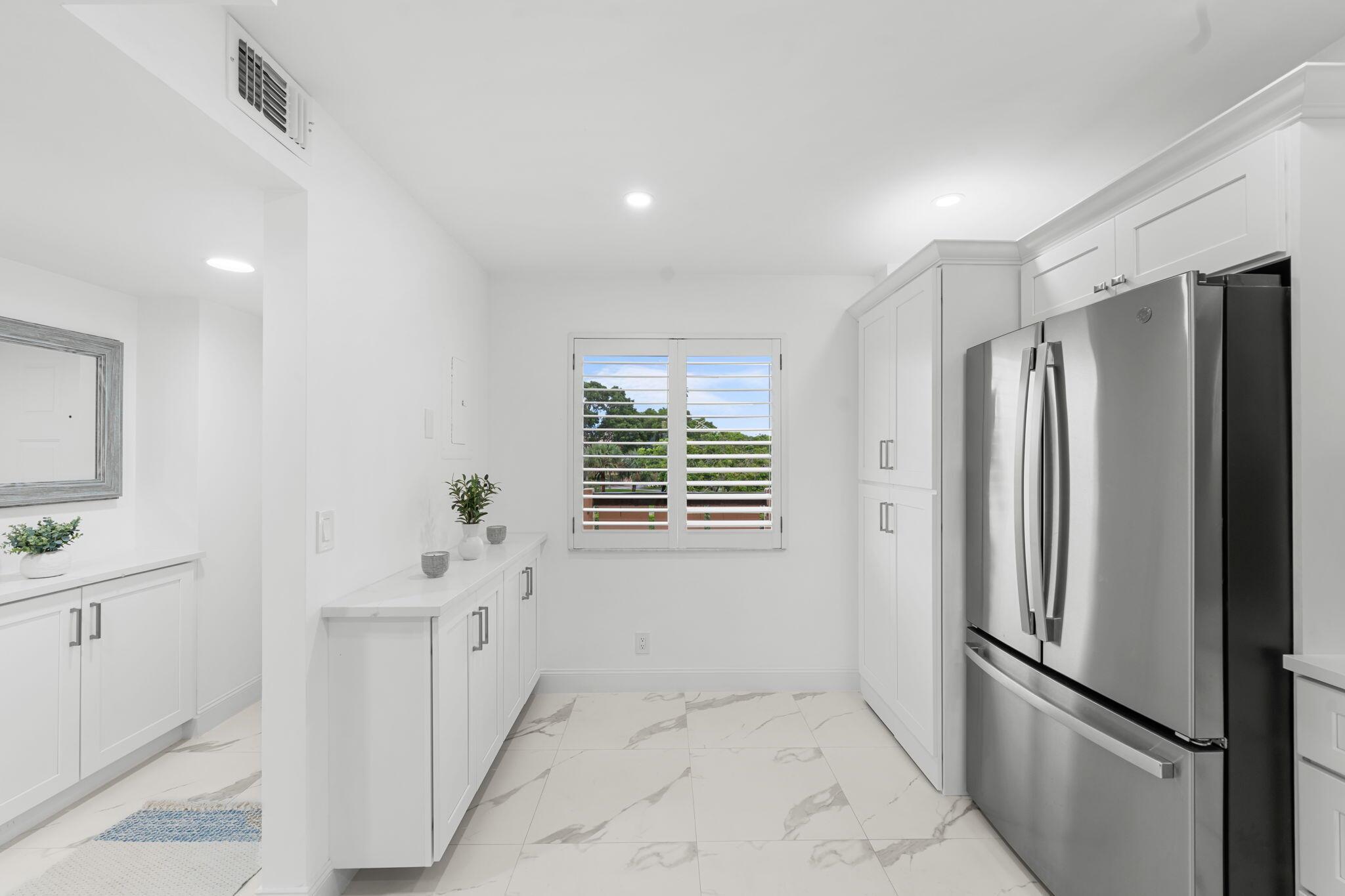 HUNTINGTON LAKES SECTION - Residential