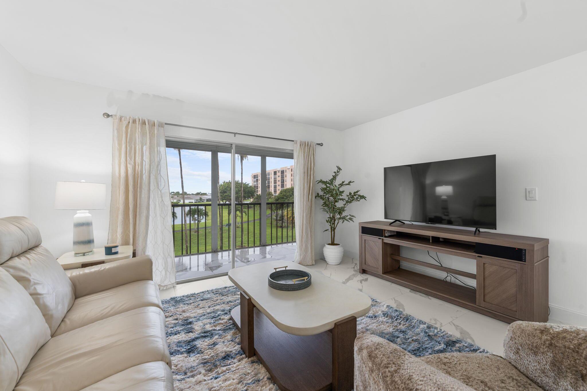 HUNTINGTON LAKES SECTION - Residential