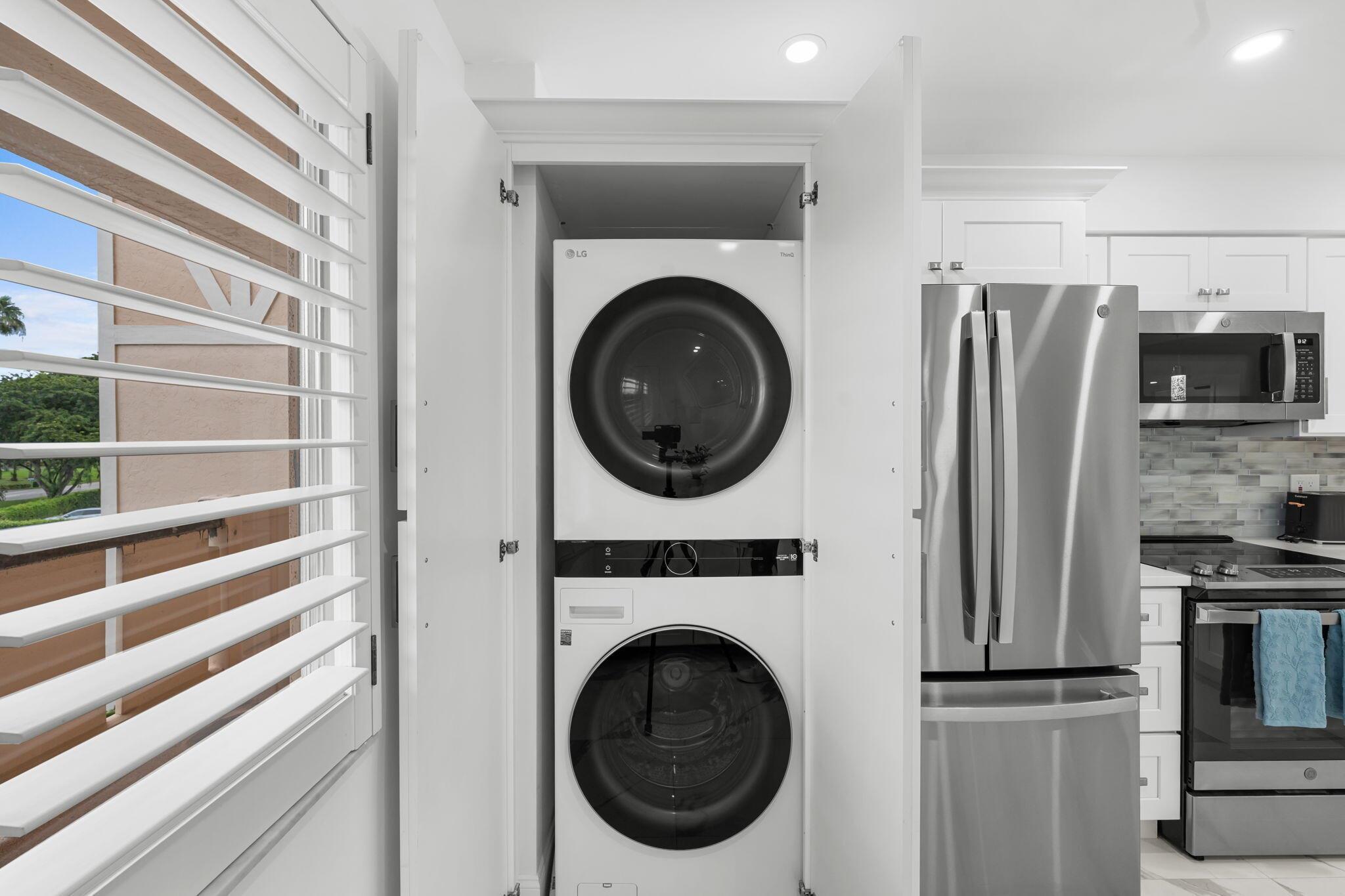 HUNTINGTON LAKES SECTION - Residential