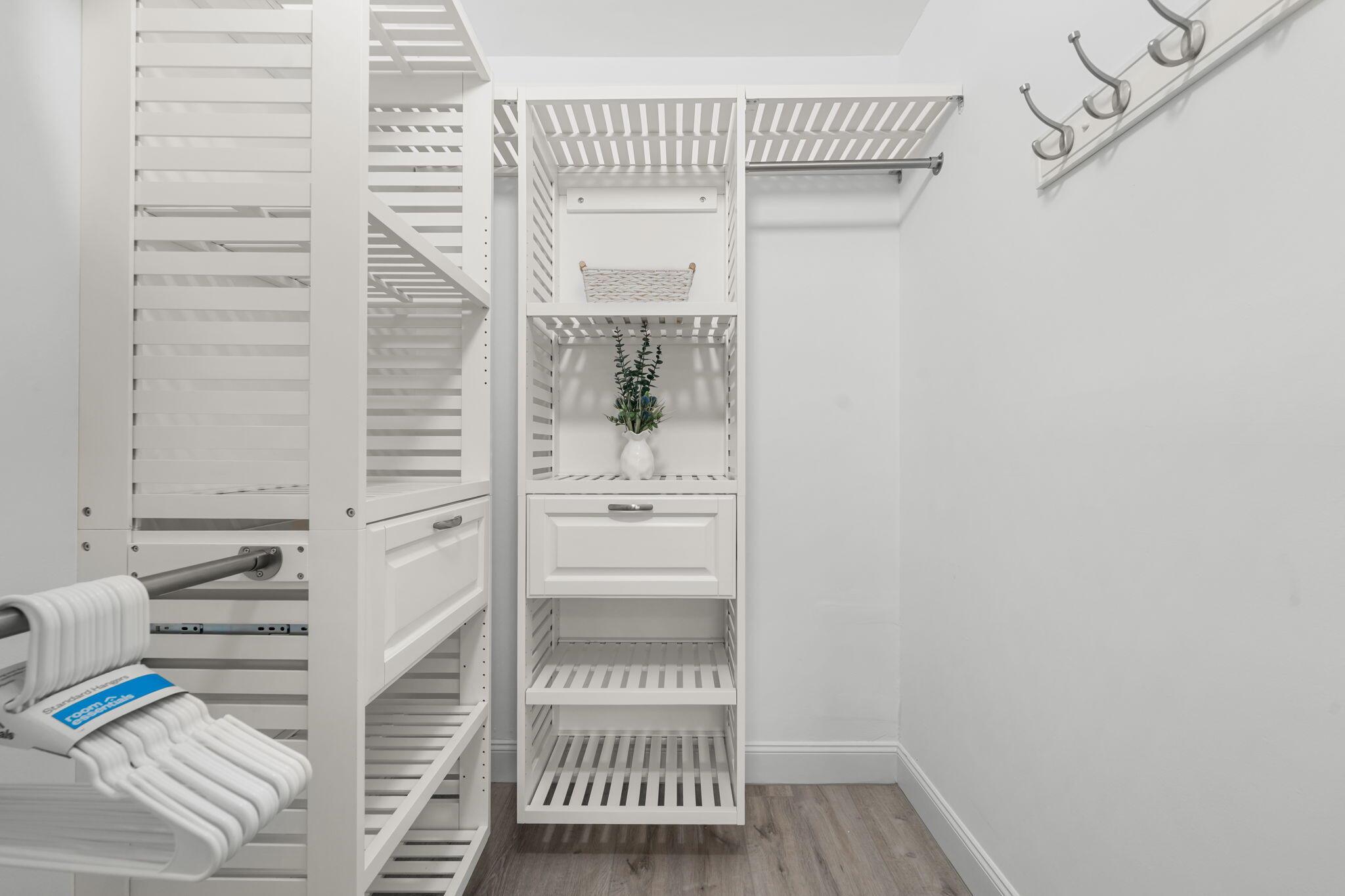 HUNTINGTON LAKES SECTION - Residential