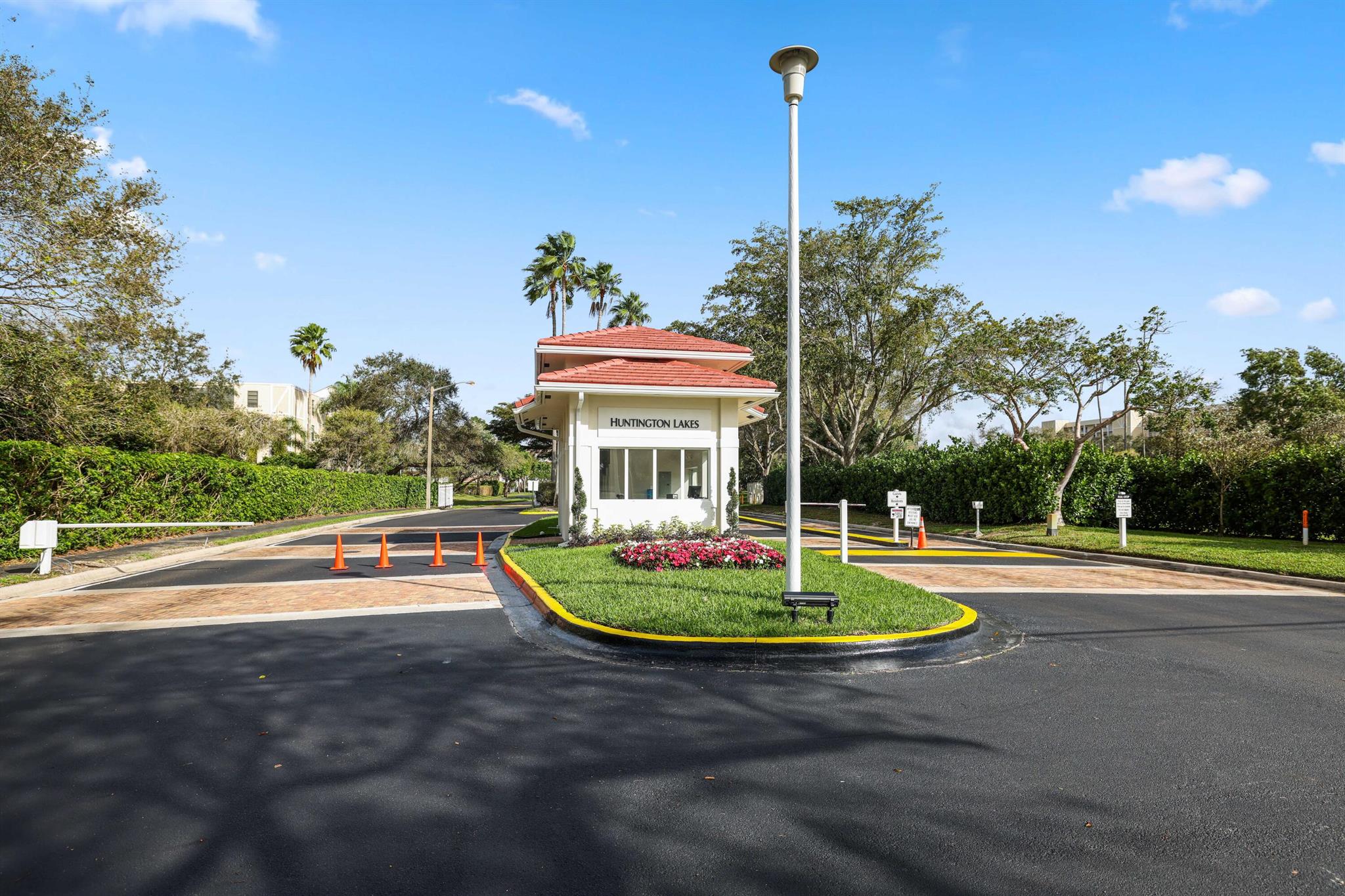 HUNTINGTON LAKES SECTION - Residential