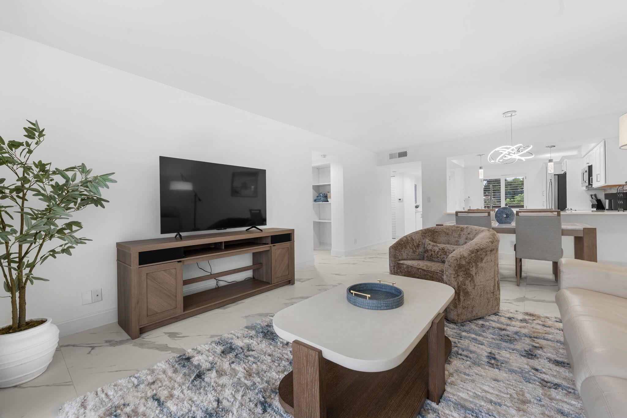 HUNTINGTON LAKES SECTION - Residential