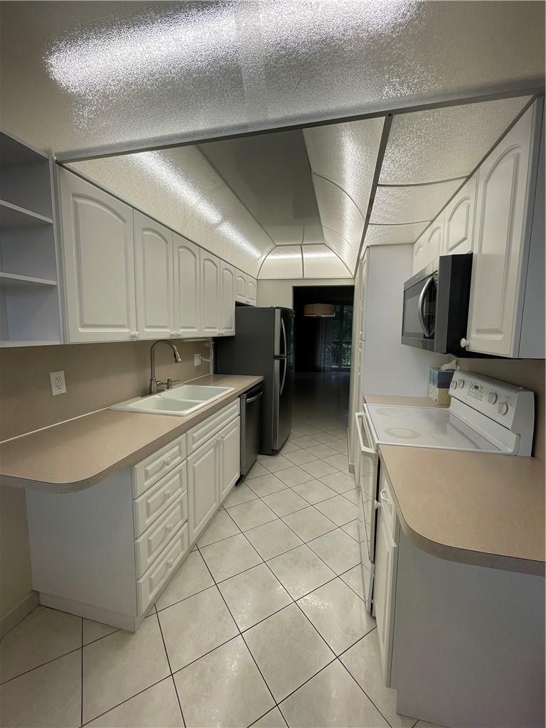 Coronado At Jacaranda Ph - Residential Lease