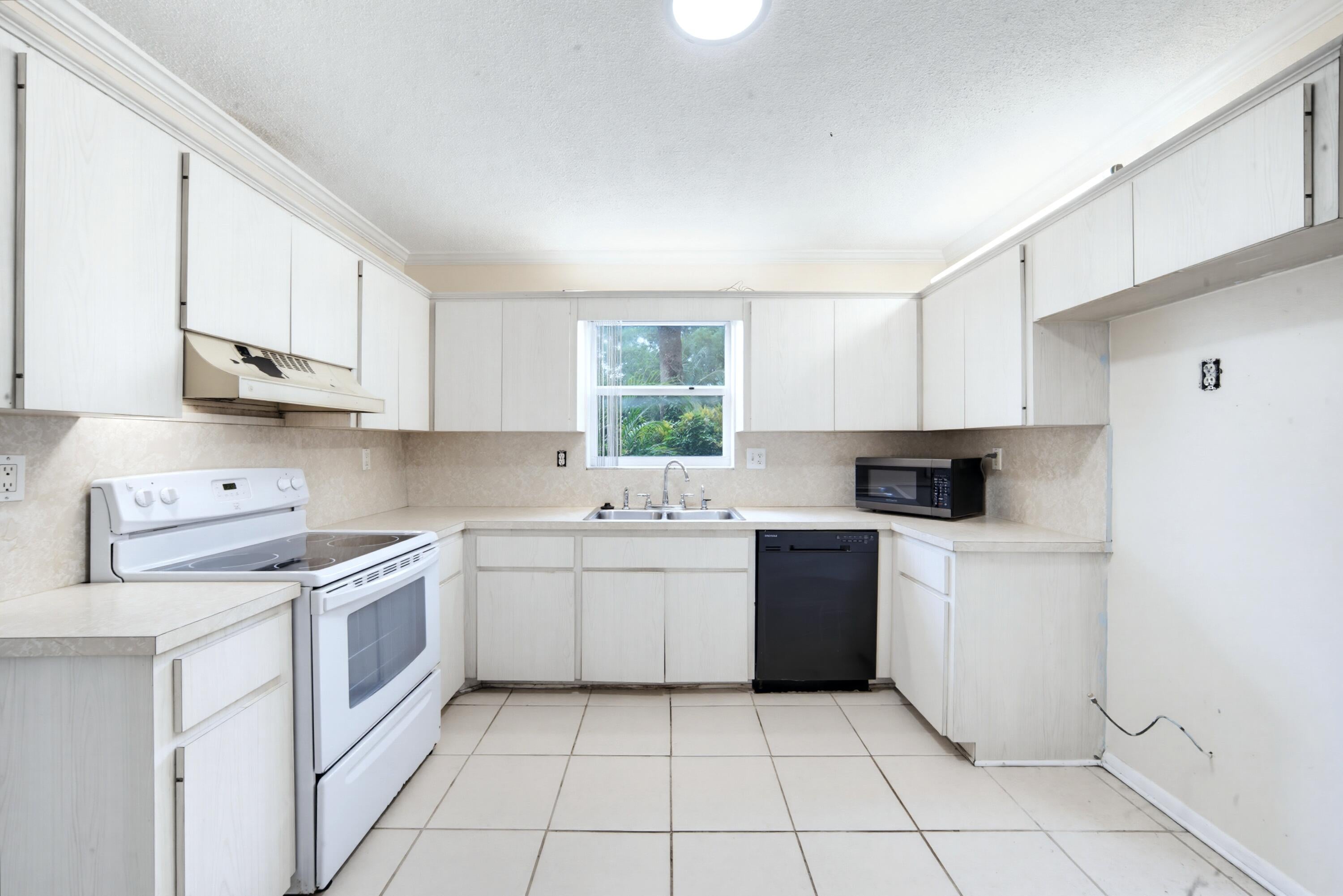 247 SUNSHINE Drive