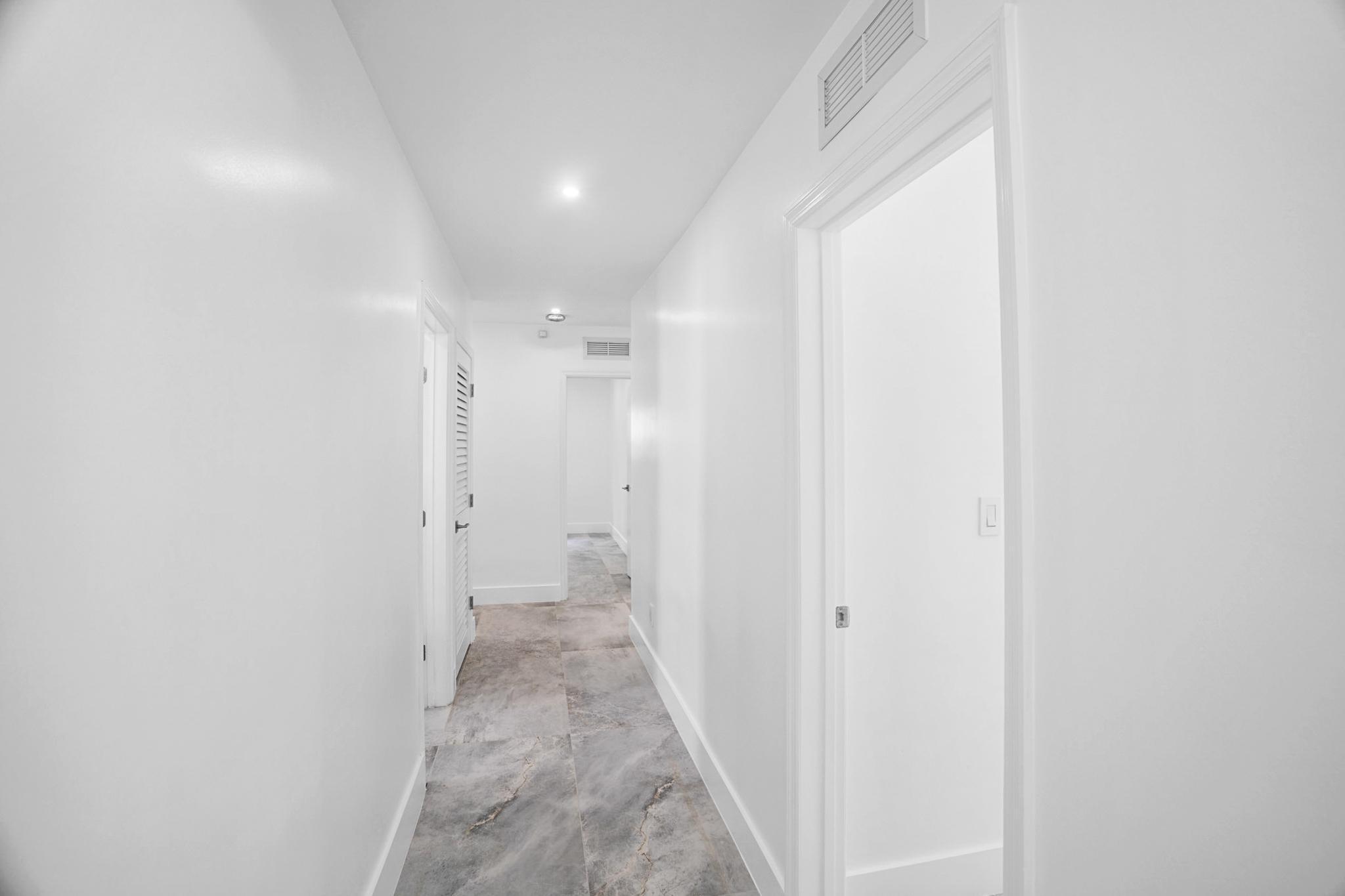 SKYLAKE MANORS - Residential