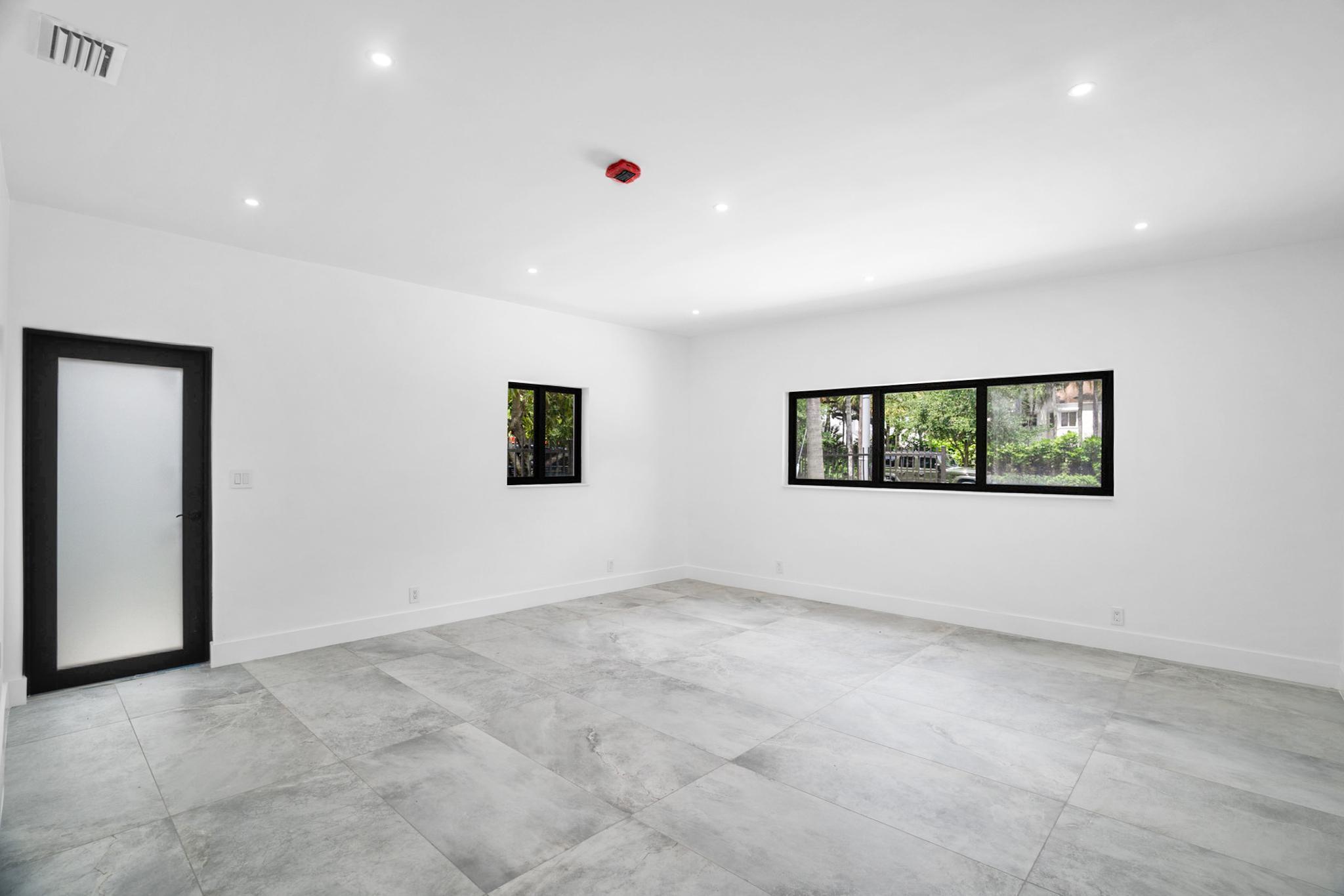 SKYLAKE MANORS - Residential