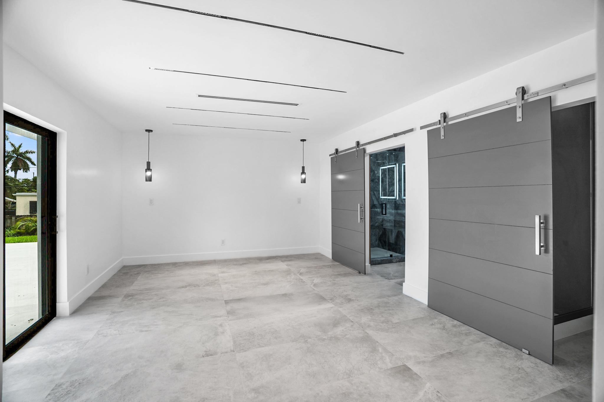 SKYLAKE MANORS - Residential