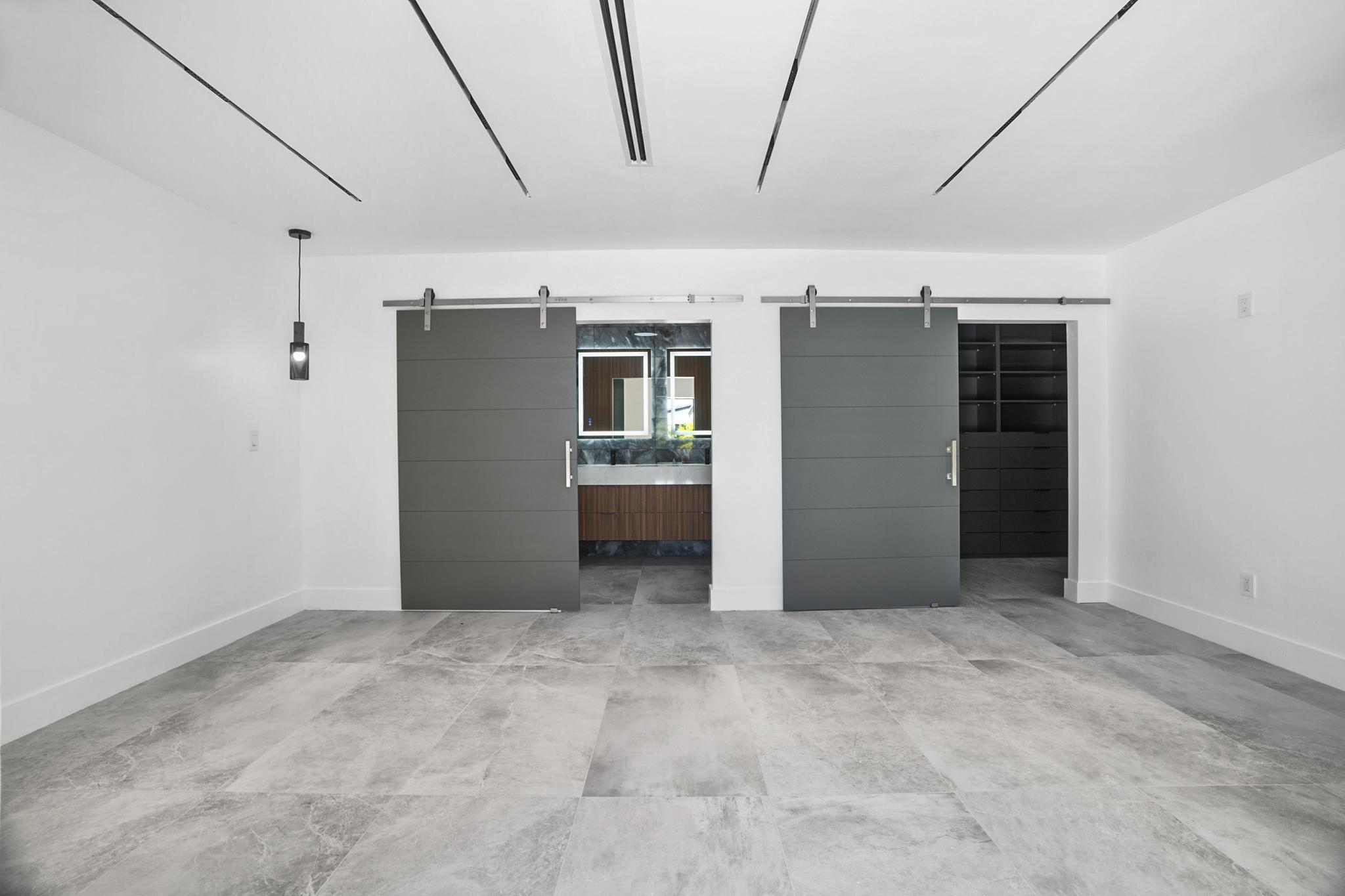 SKYLAKE MANORS - Residential