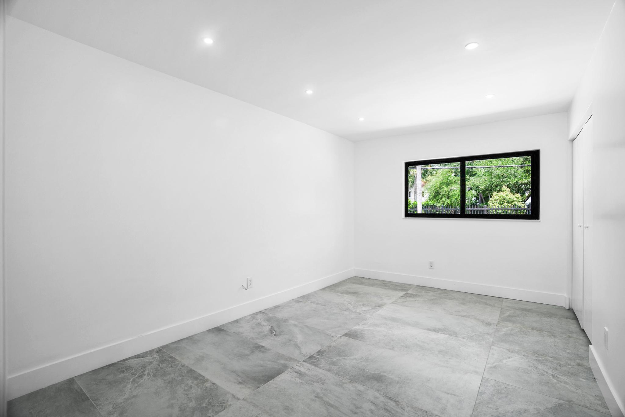 SKYLAKE MANORS - Residential