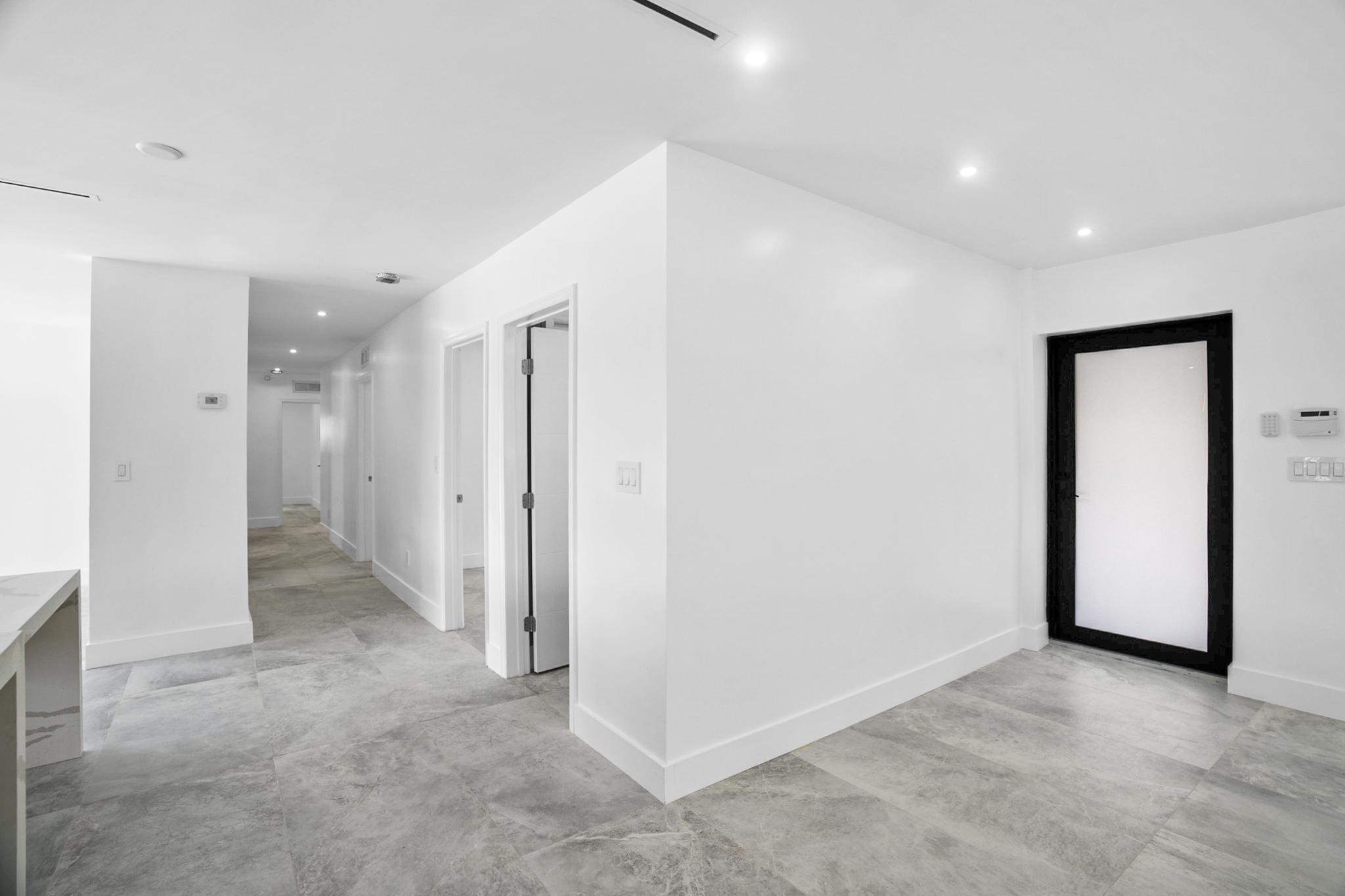 SKYLAKE MANORS - Residential