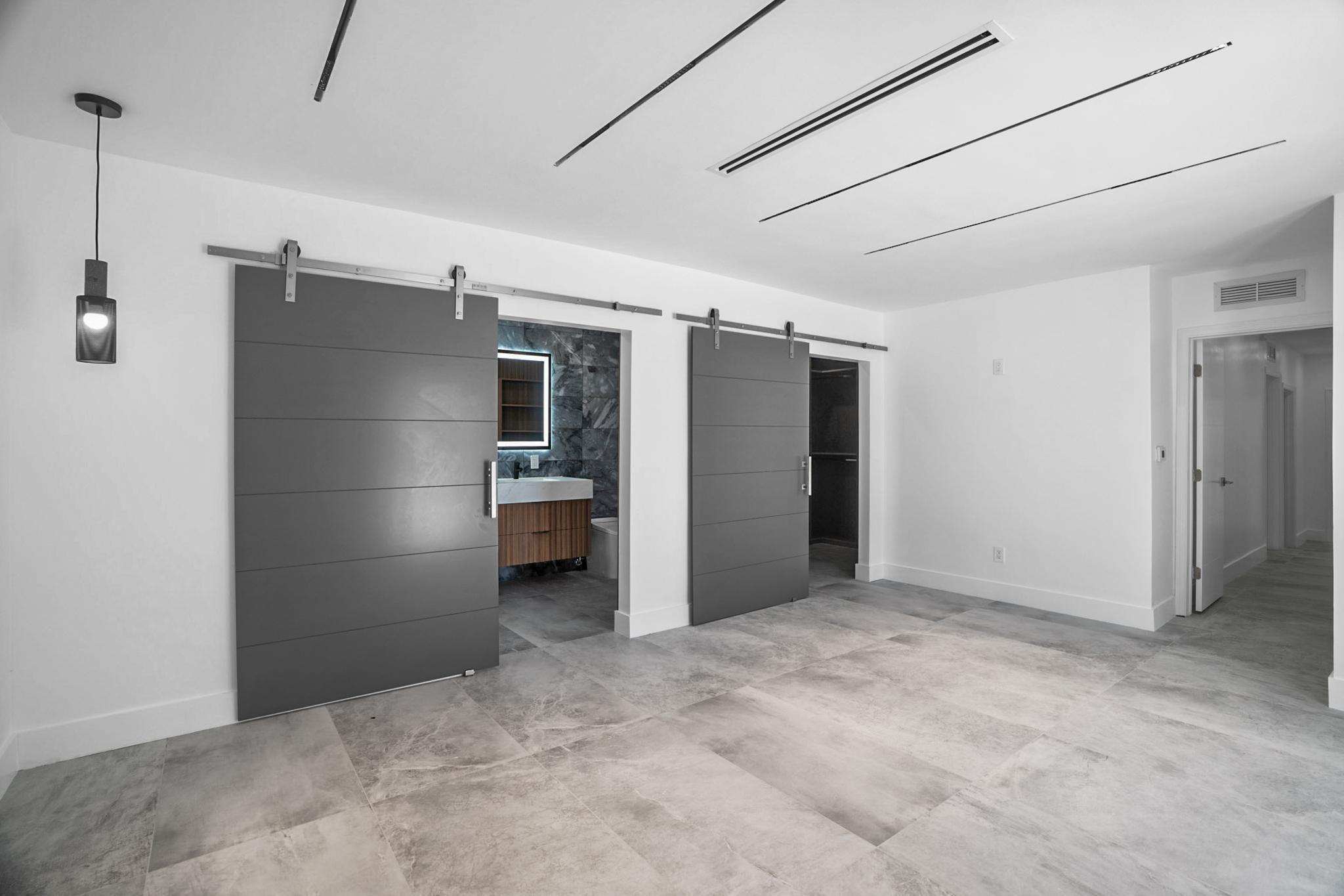 SKYLAKE MANORS - Residential