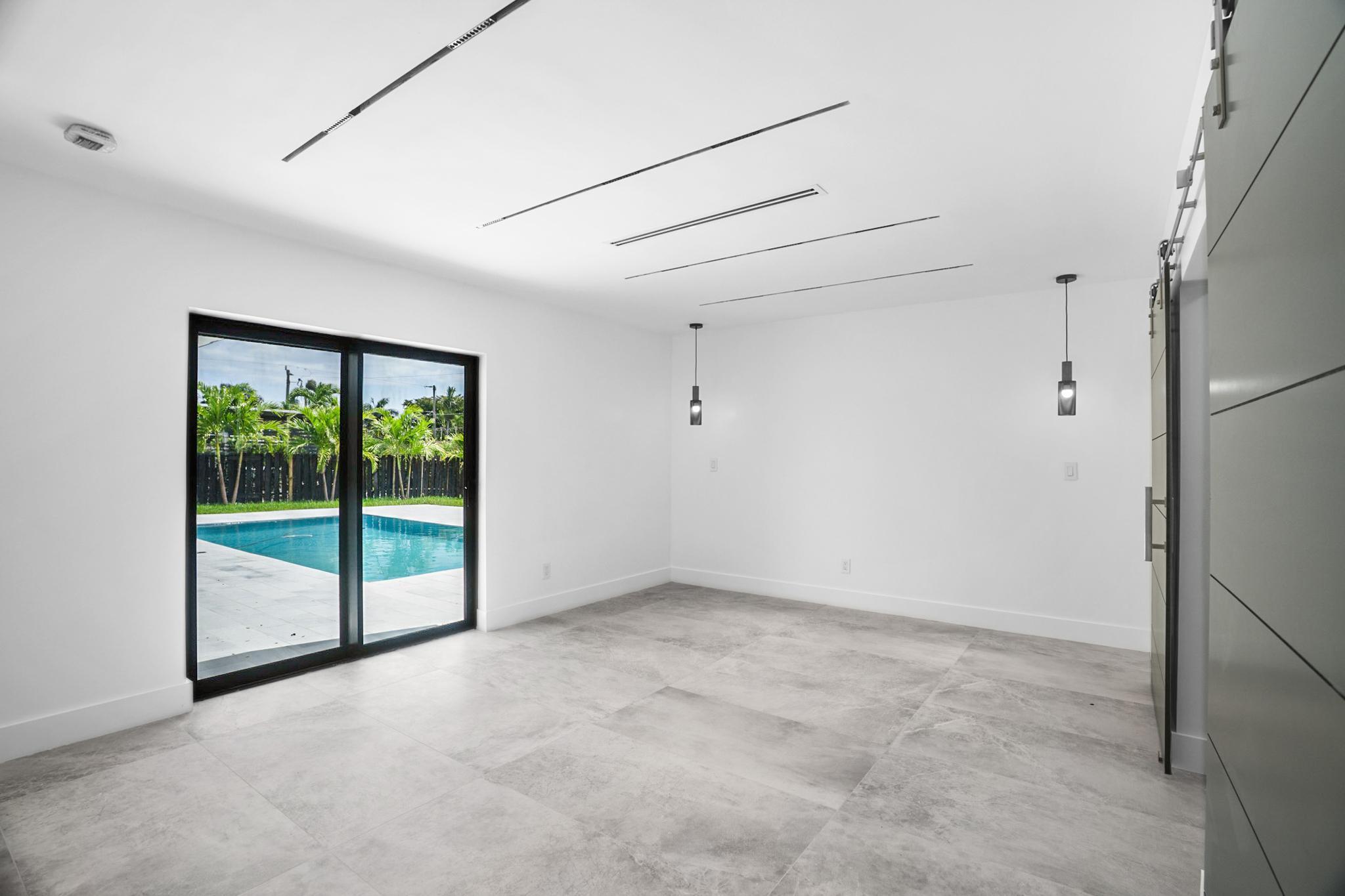 SKYLAKE MANORS - Residential