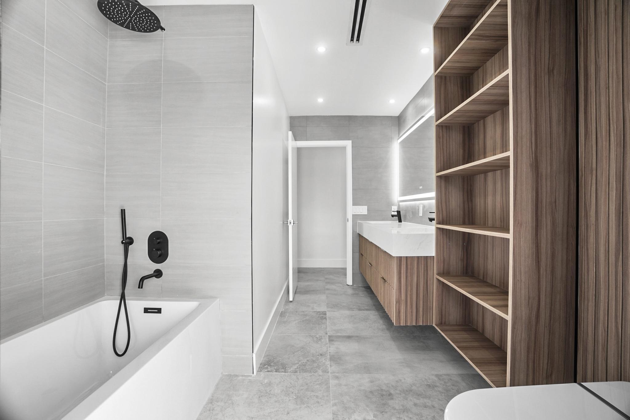 SKYLAKE MANORS - Residential