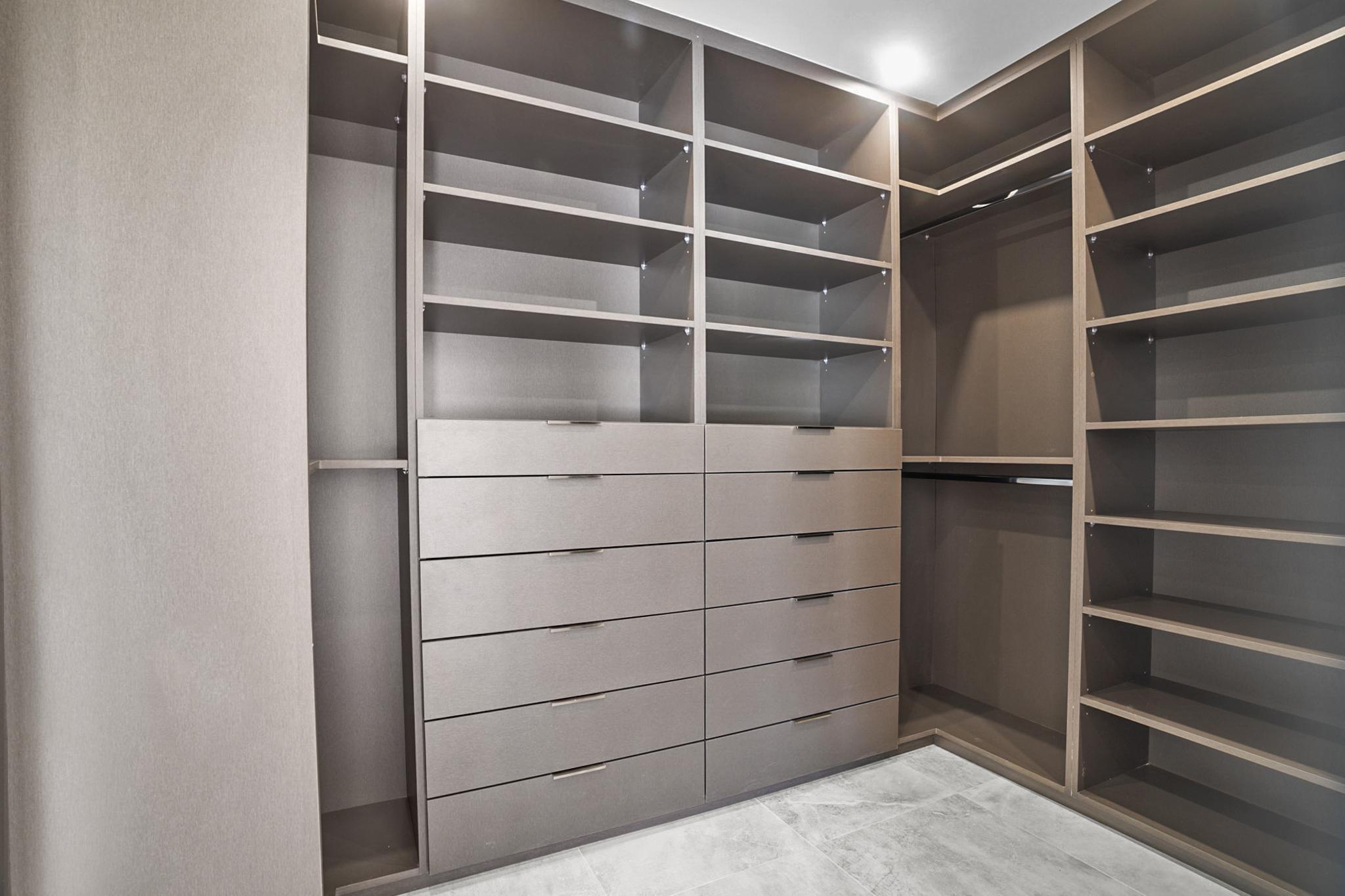 SKYLAKE MANORS - Residential