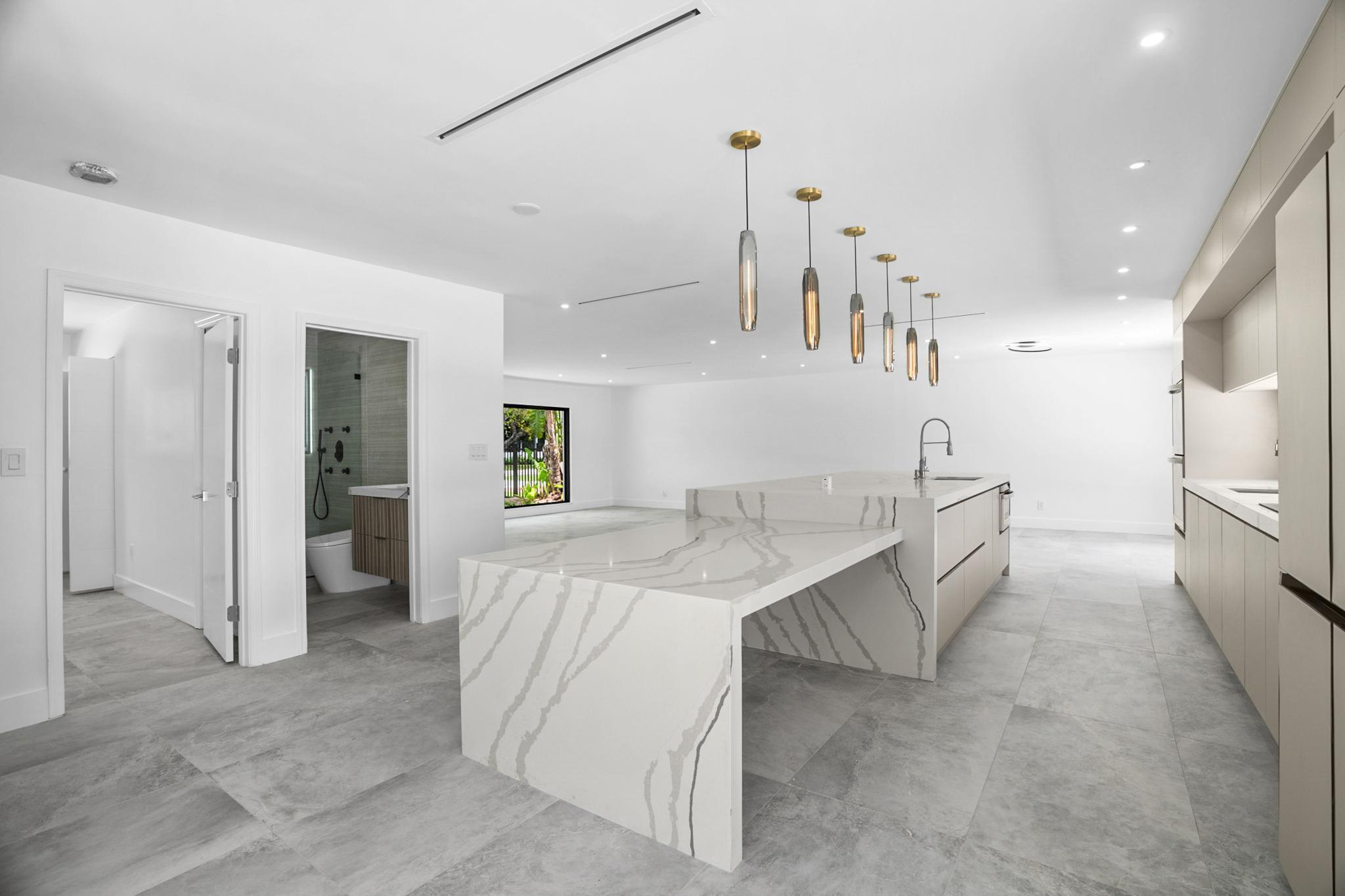 SKYLAKE MANORS - Residential