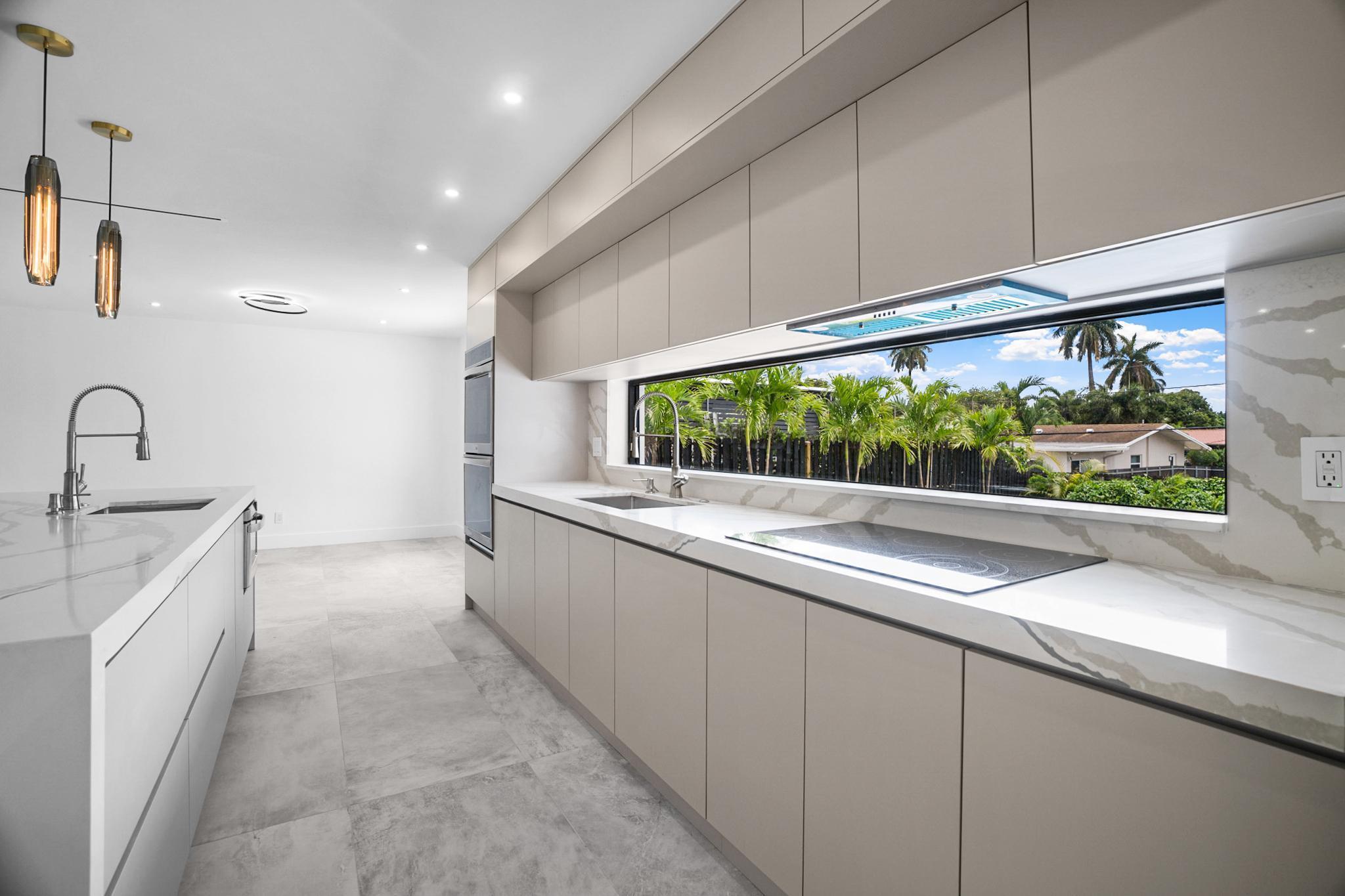 SKYLAKE MANORS - Residential